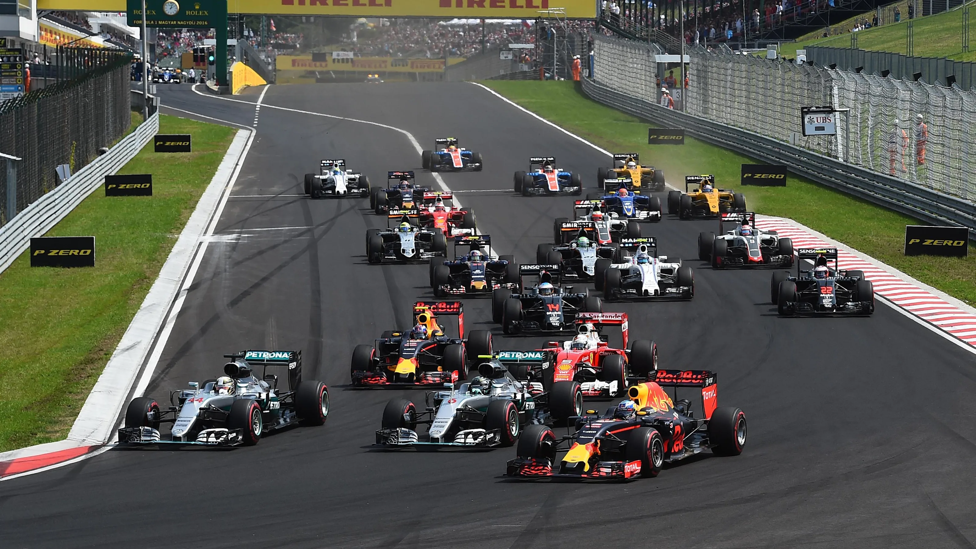 Lewis Hamilton (GBR) Mercedes-Benz F1 W07 Hybrid leads at the start of the race at Formula One