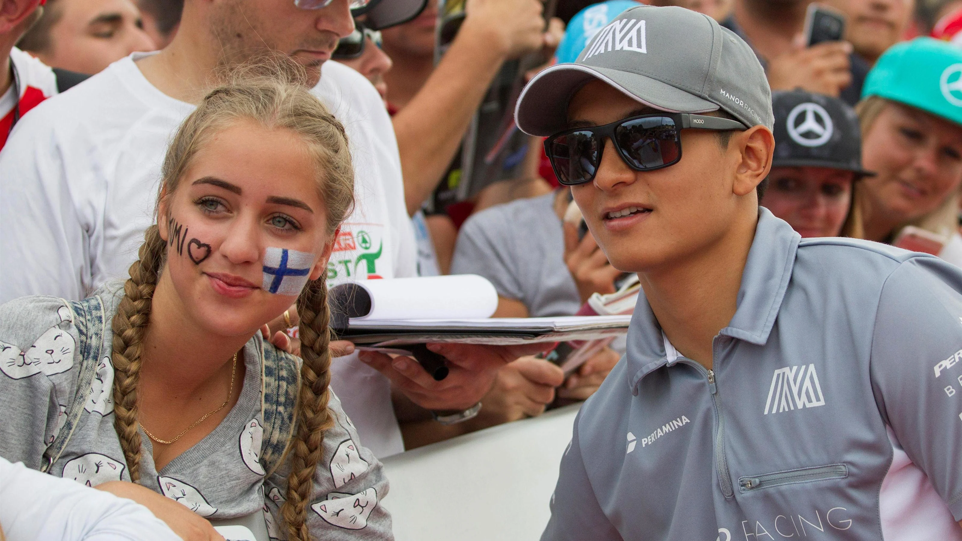 Rio Haryanto (IDN) Manor Racing and fans at Formula One World Championship, Rd11, Hungarian Grand
