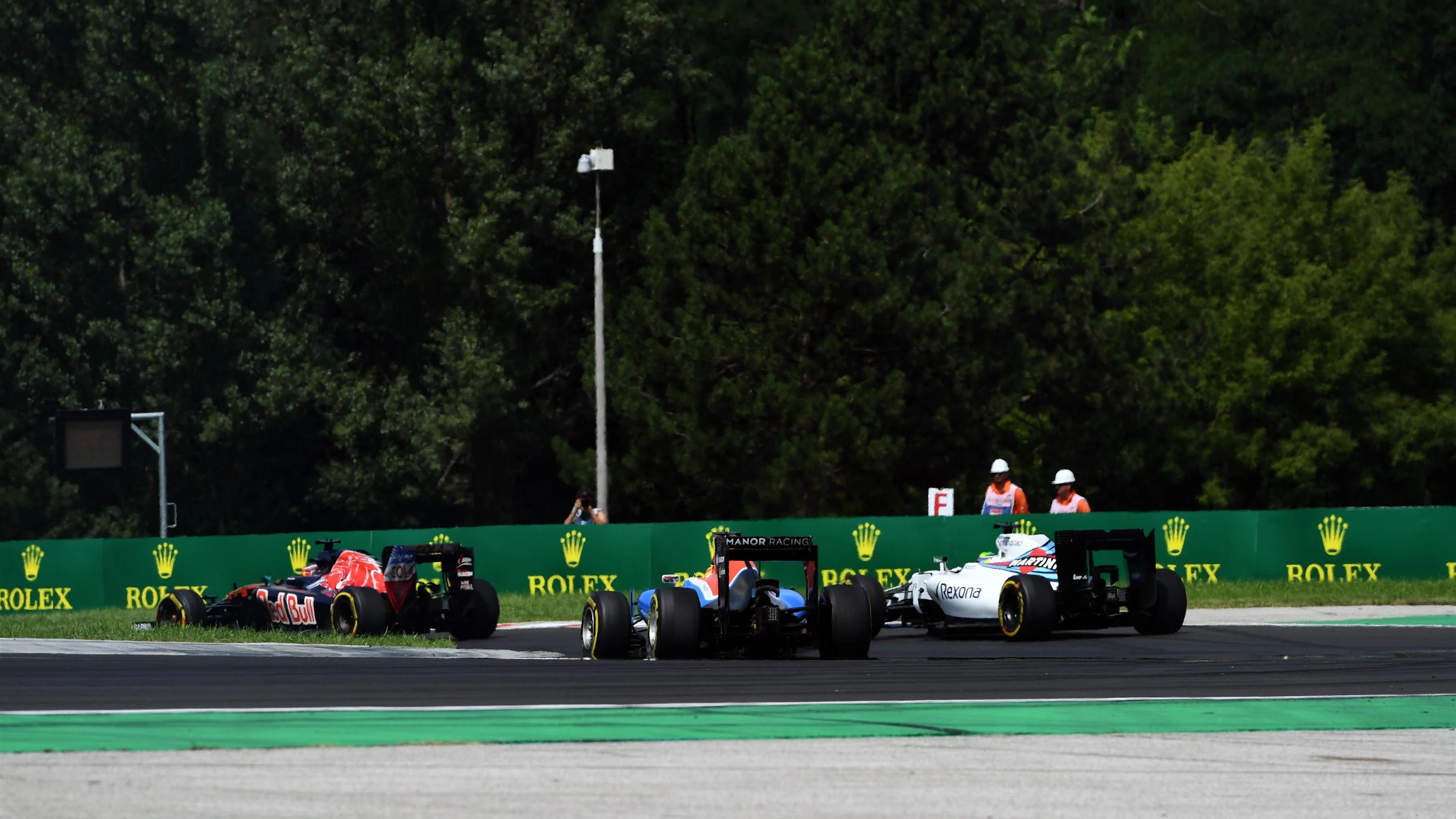 Start of the race at Formula One World Championship, Rd11, Hungarian Grand Prix, Race, Hungaroring,