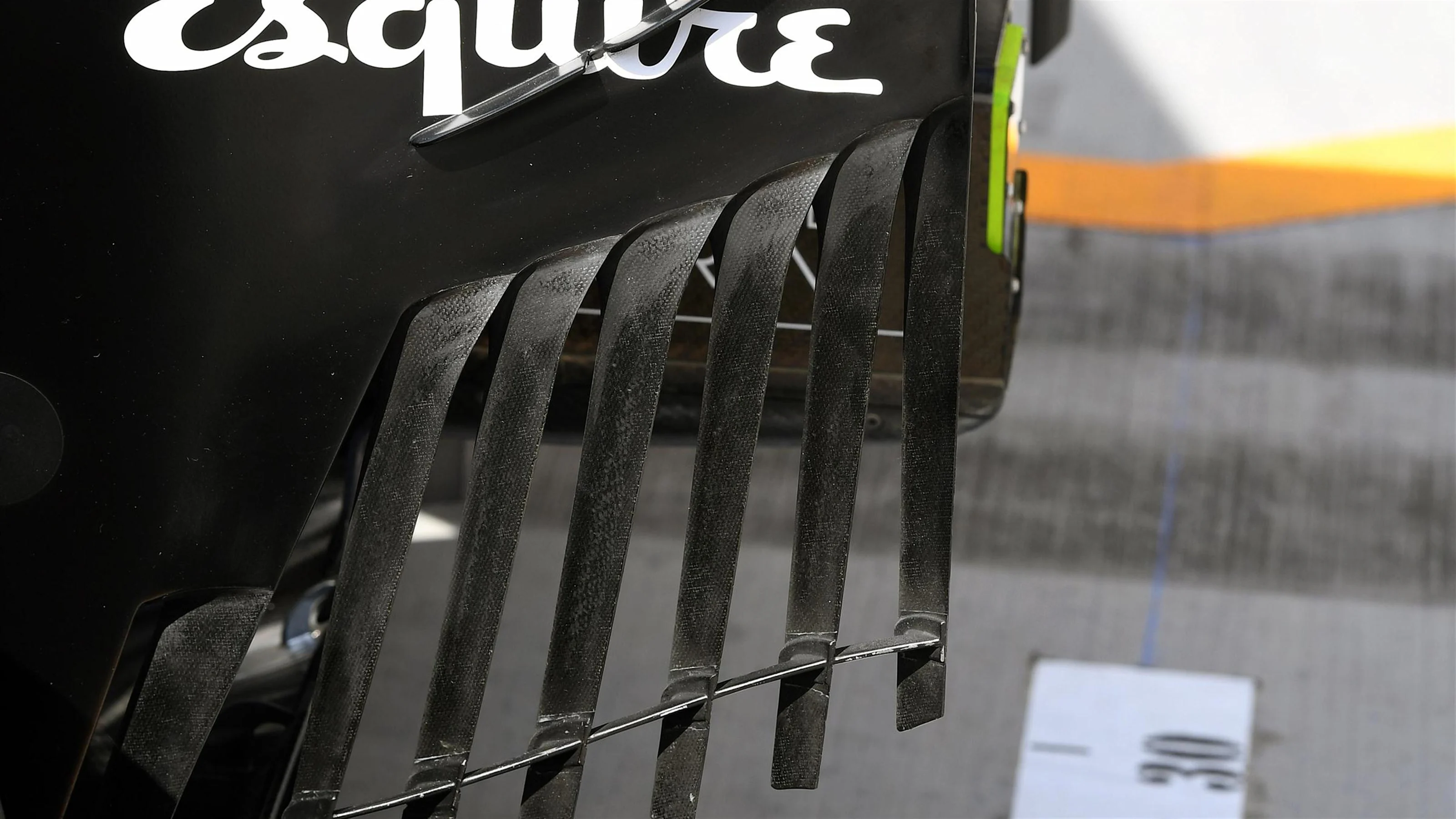 Williams FW38 rear wing at Formula One World Championship, Rd11, Preparations, Hungaroring,