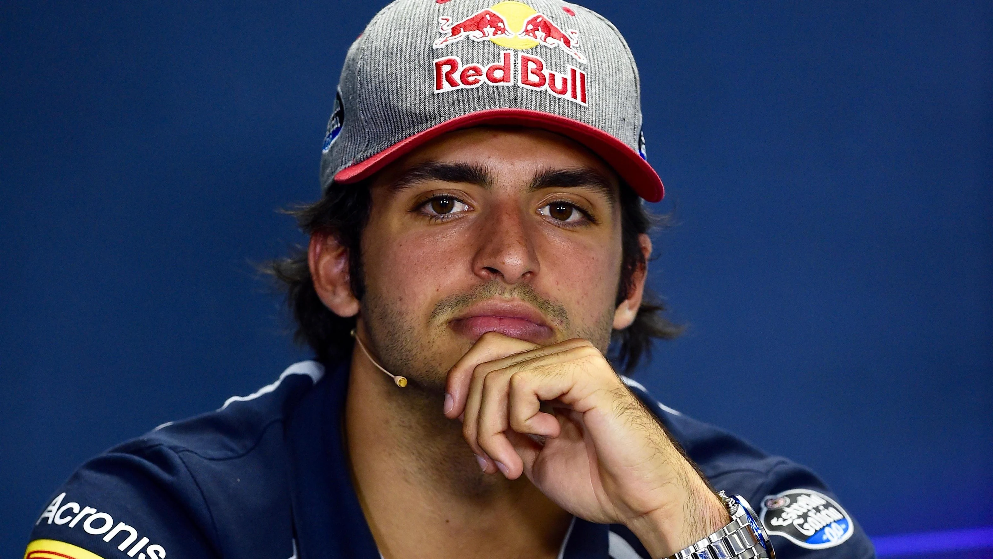 Carlos Sainz jr (ESP) Scuderia Toro Rosso in the Press Conference at Formula One World