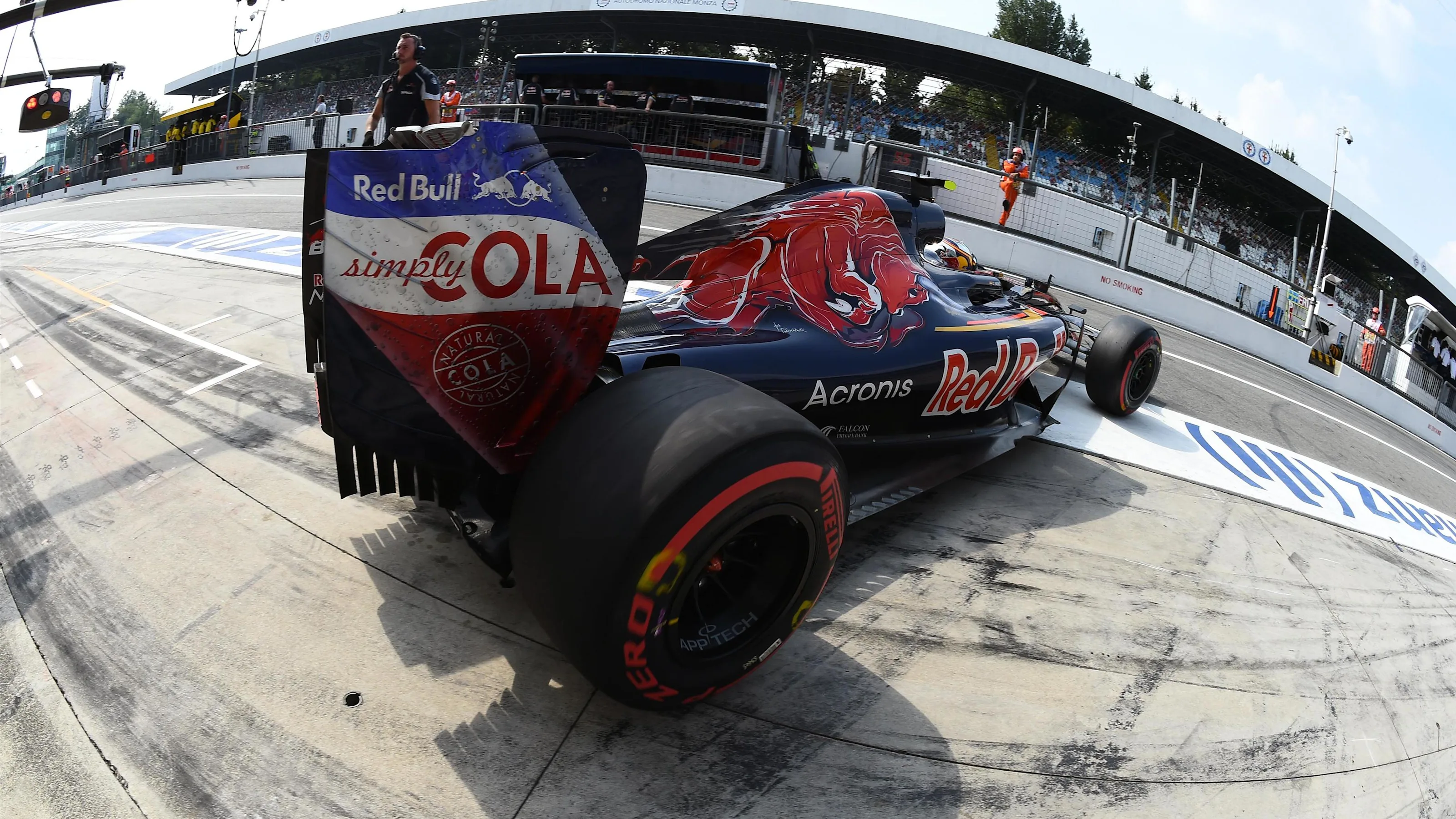 Carlos Sainz jr (ESP) Scuderia Toro Rosso STR11 at Formula One World Championship, Rd14, Italian