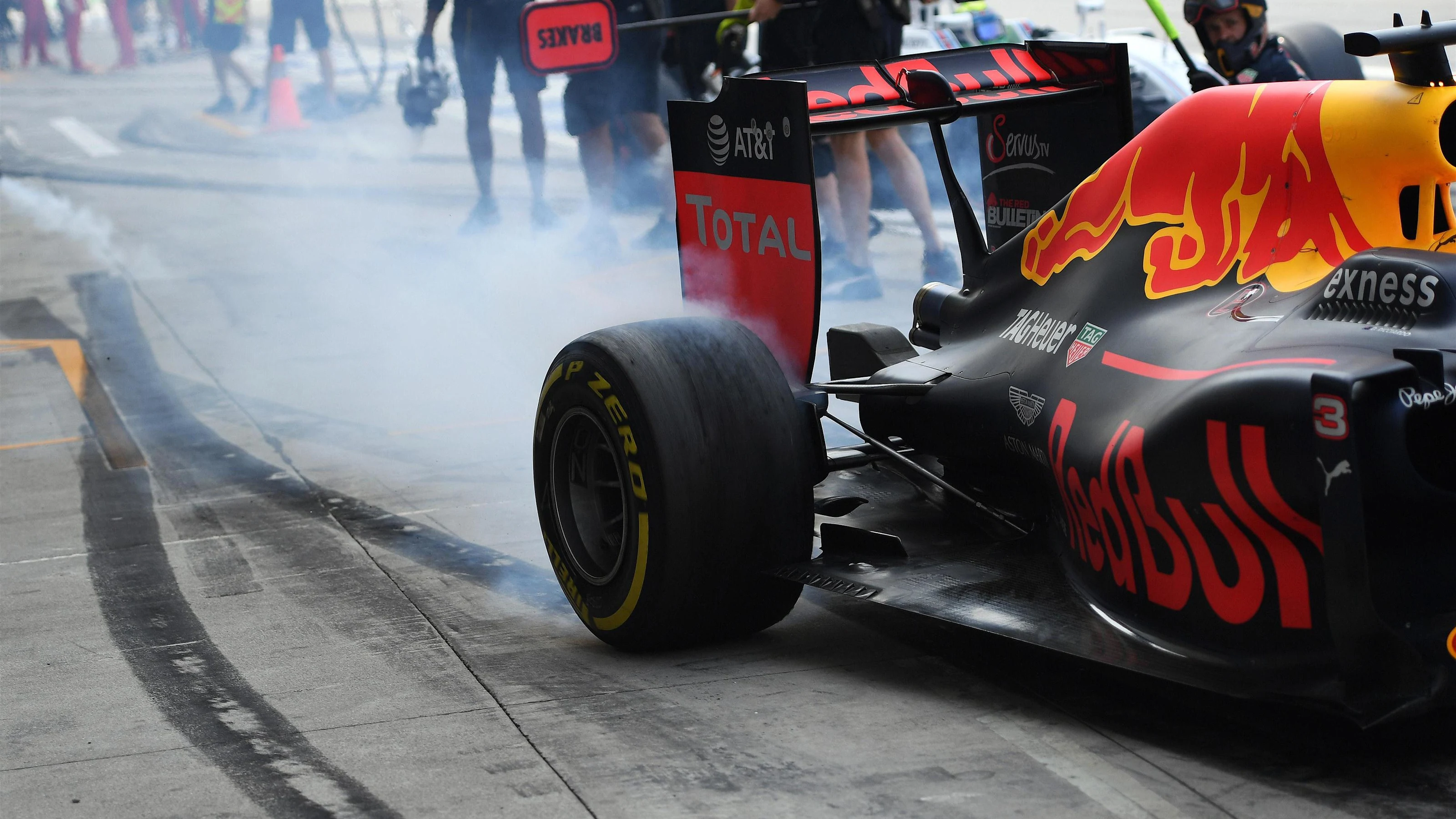 Daniel Ricciardo (AUS) Red Bull Racing RB12 makes a burnout at Formula One World Championship,
