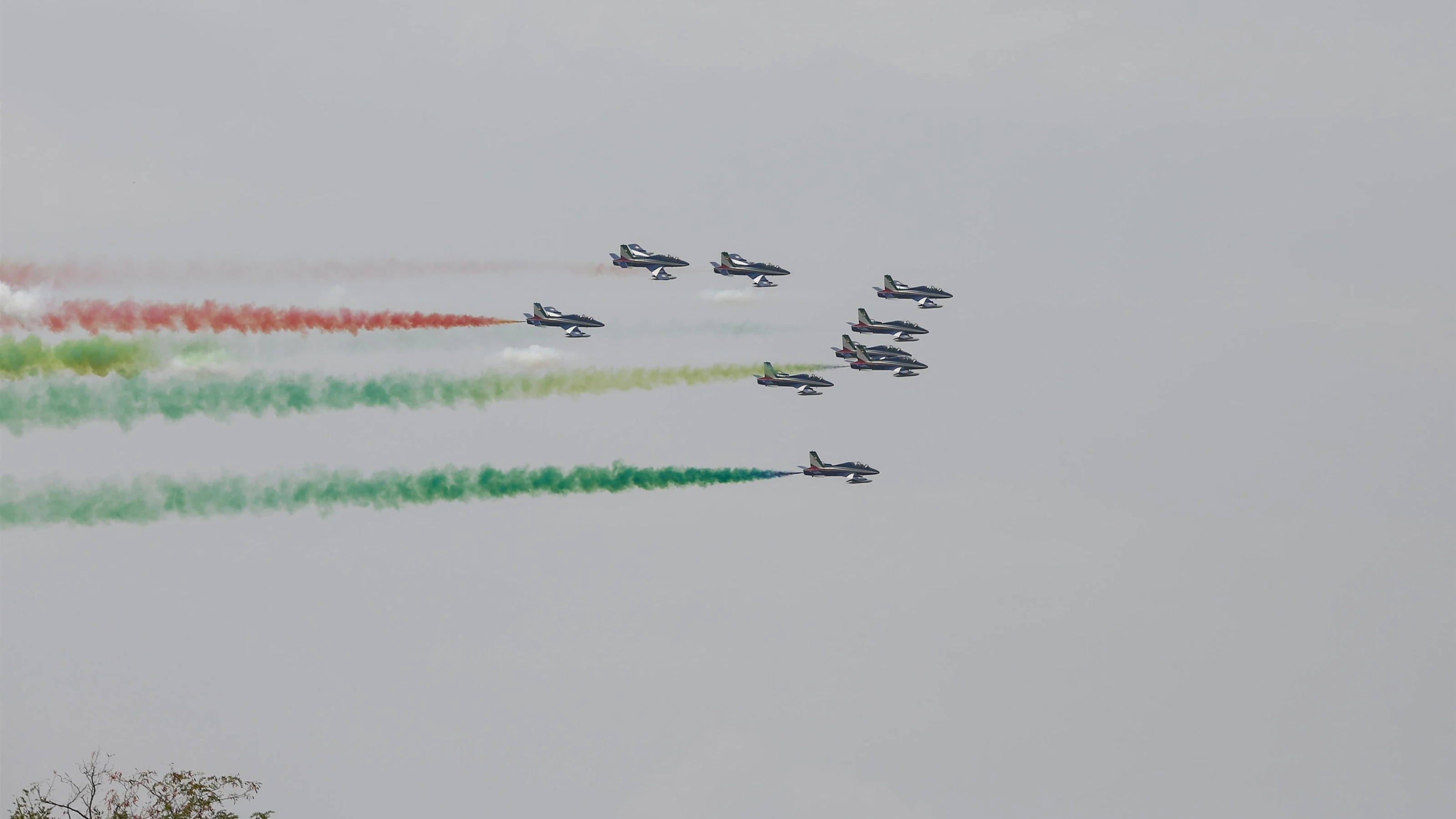 Flypast at Formula One World Championship, Rd14, Italian Grand Prix, Race, Monza, Italy, Sunday 4