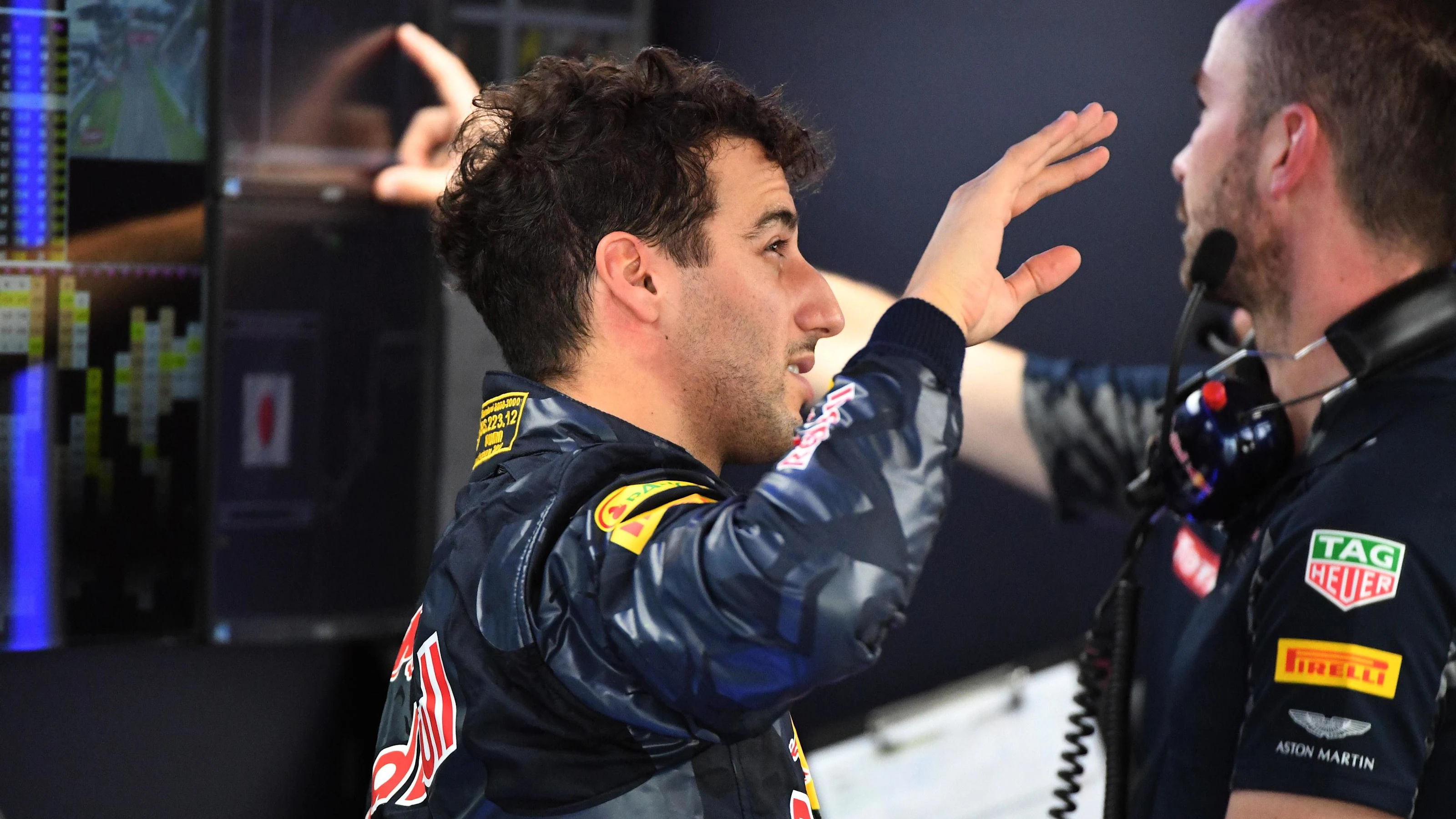 Daniel Ricciardo (AUS) Red Bull Racing at Formula One World Championship, Rd17, Japanese Grand