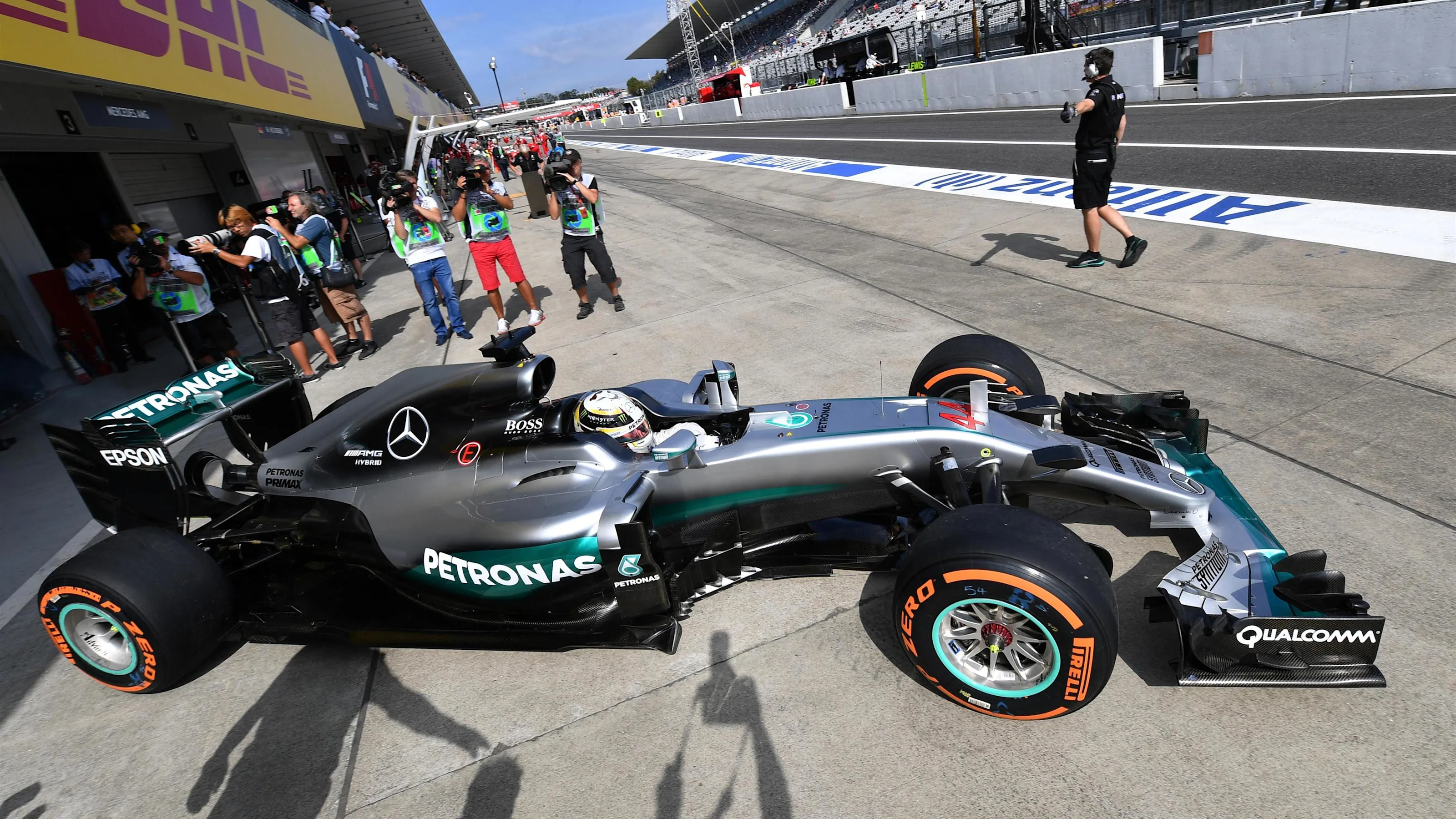 Lewis Hamilton (GBR) Mercedes-Benz F1 W07 Hybrid at Formula One World Championship, Rd17, Japanese