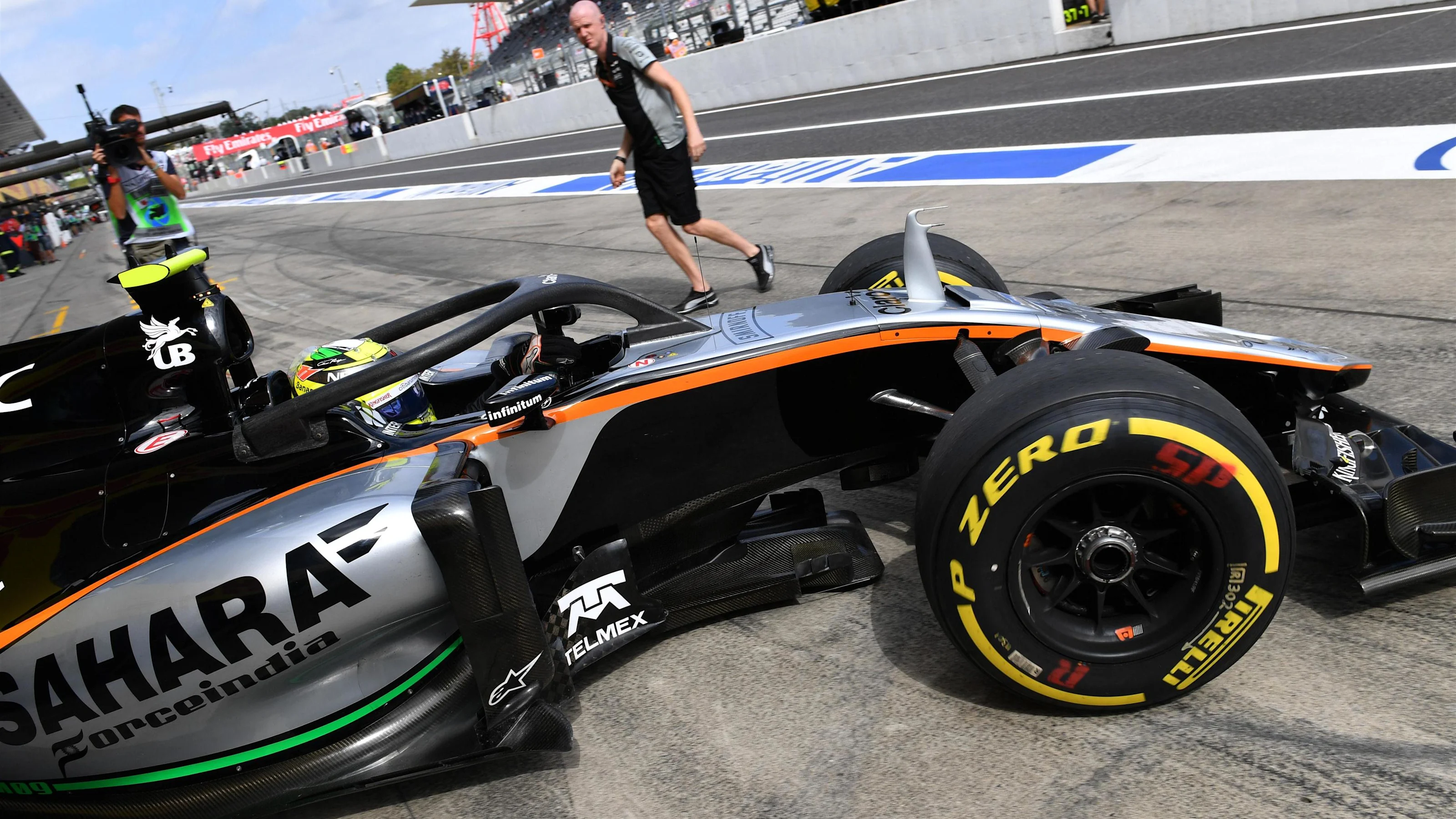 Sergio Perez (MEX) Force India VJM09 with halo at Formula One World Championship, Rd17, Japanese