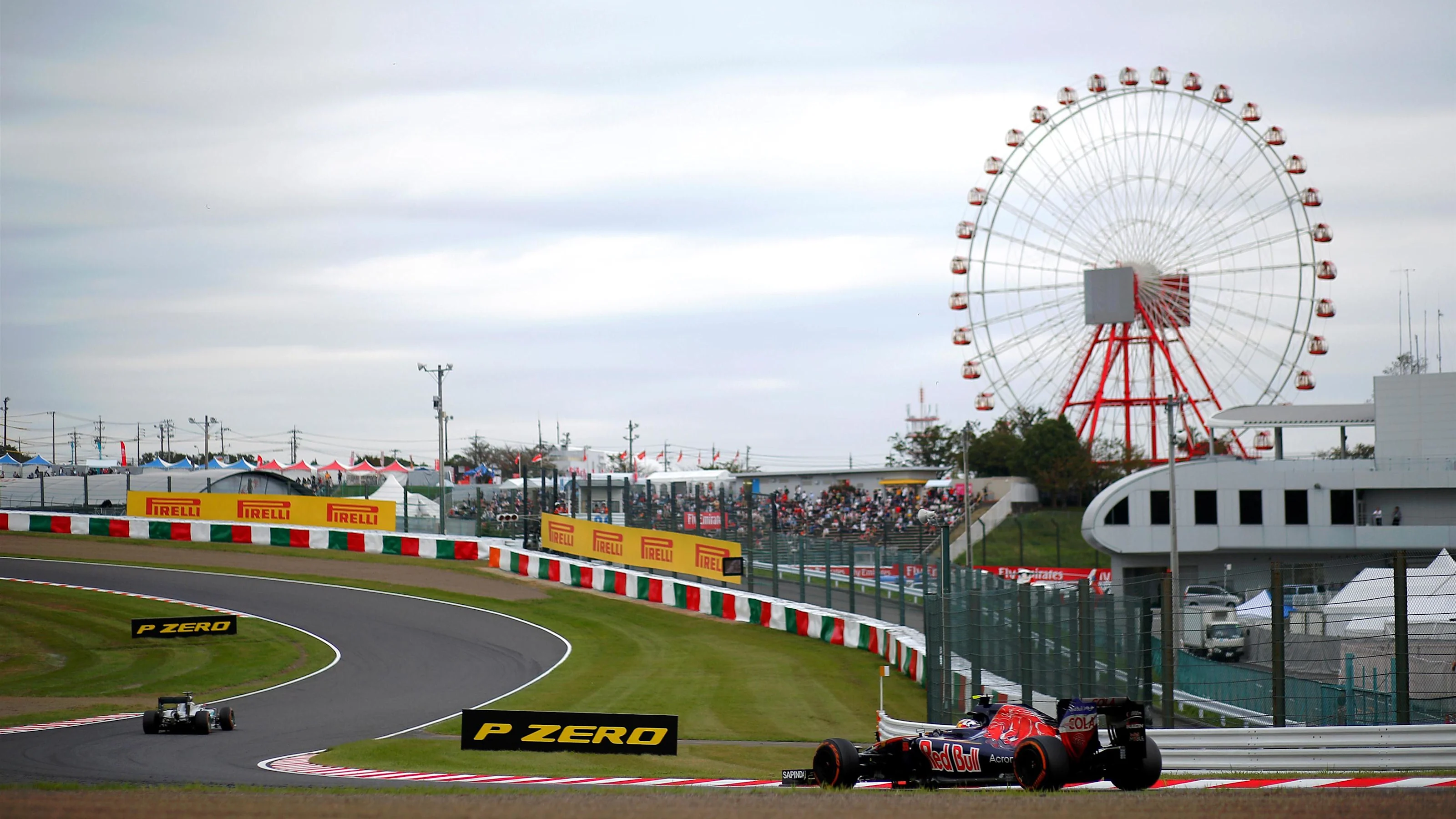 Carlos Sainz jr (ESP) Scuderia Toro Rosso STR11 at Formula One World Championship, Rd17, Japanese