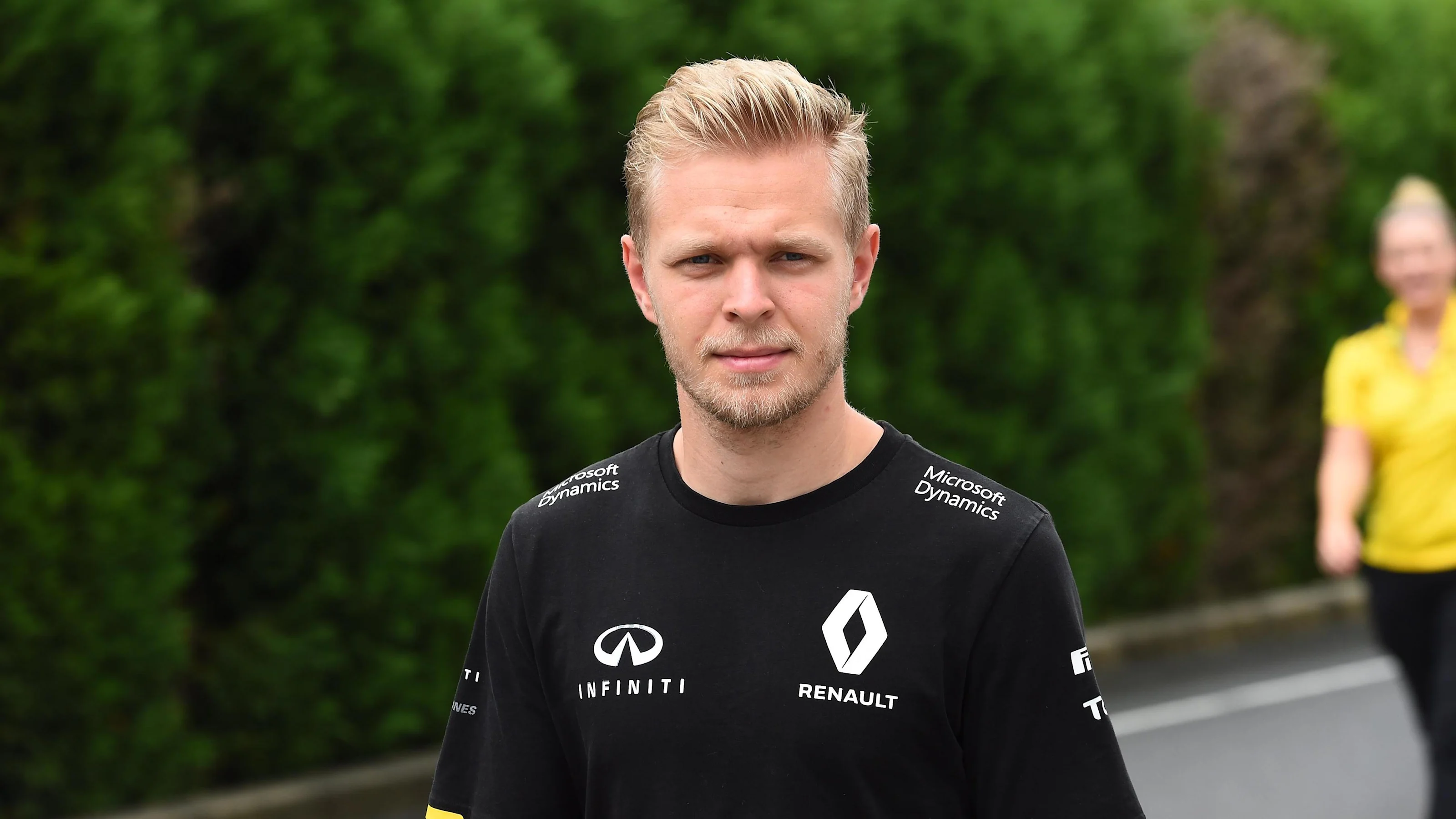 Kevin Magnussen (DEN) Renault Sport F1 Team at Formula One World Championship, Rd17, Japanese Grand