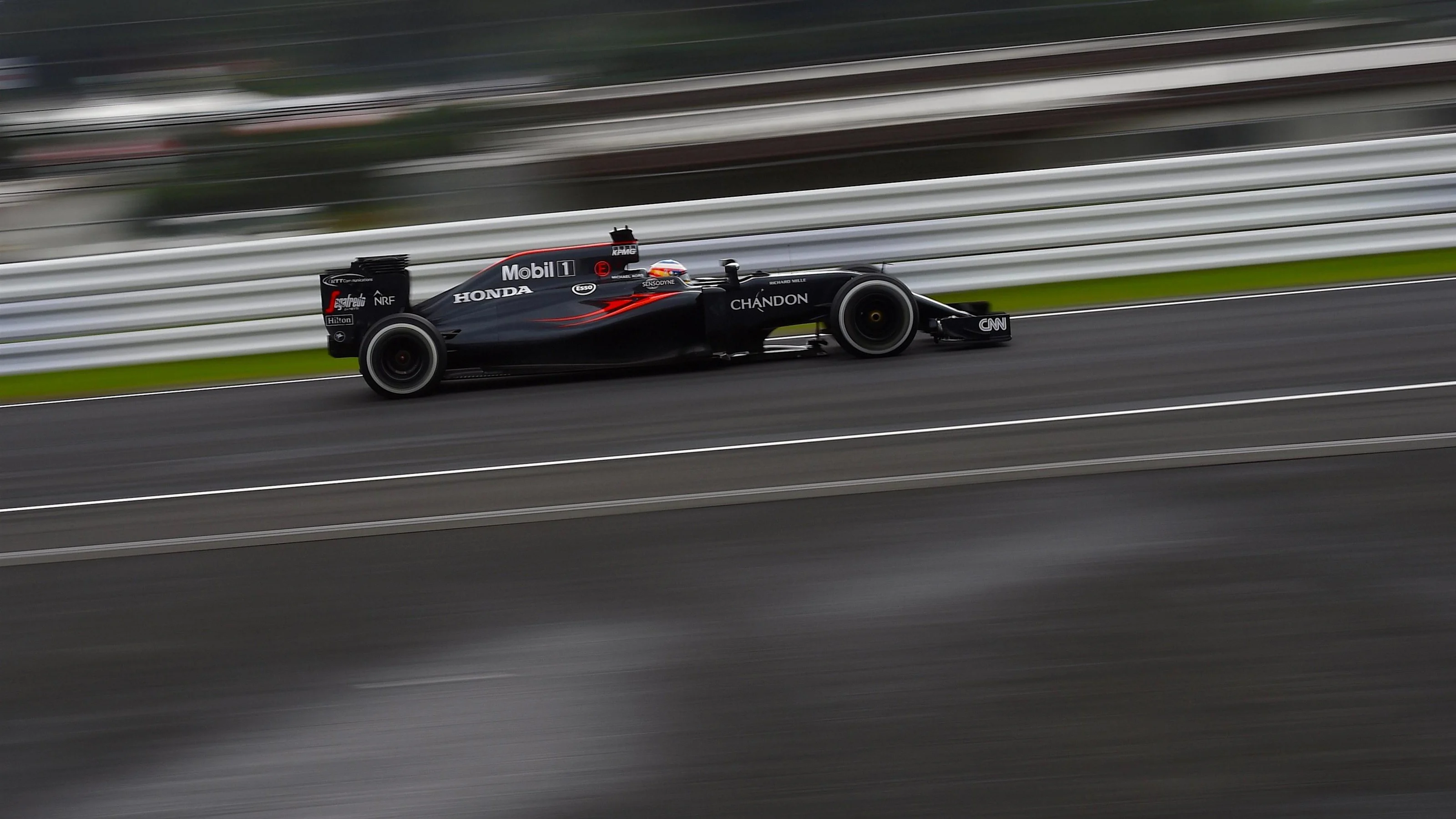 Fernando Alonso (ESP) McLaren MP4-31 at Formula One World Championship, Rd17, Japanese Grand Prix,