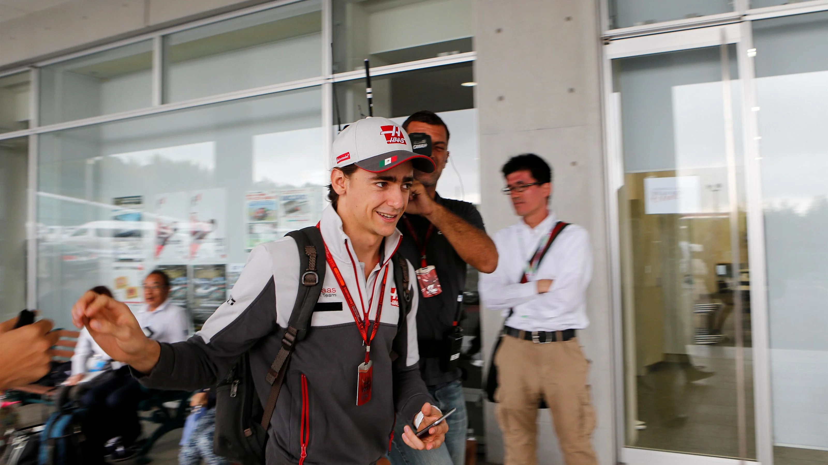 Esteban Gutierrez (MEX) Haas F1 at Formula One World Championship, Rd17, Japanese Grand Prix,