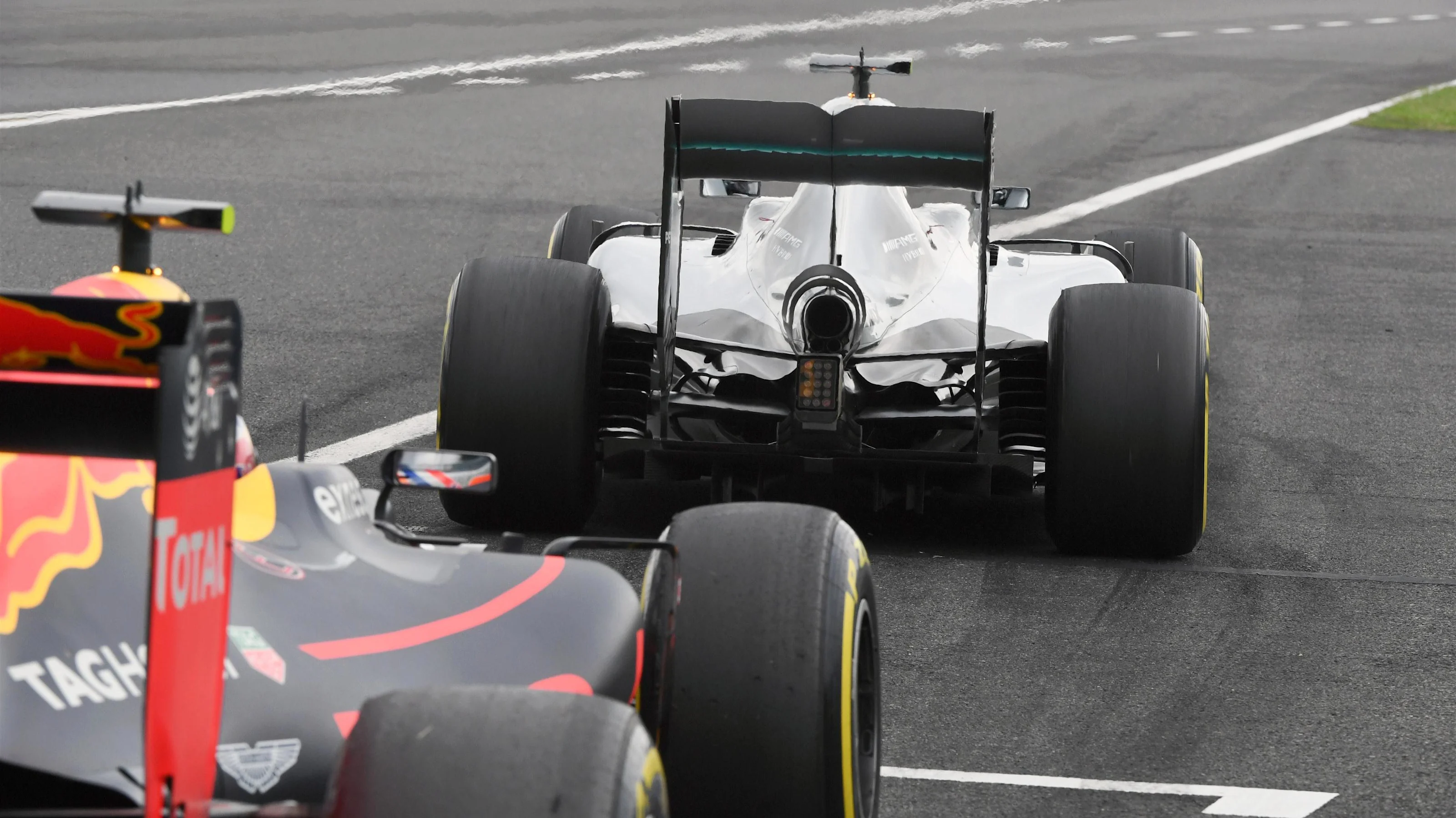 Nico Rosberg (GER) Mercedes-Benz F1 W07 Hybrid at Formula One World Championship, Rd17, Japanese