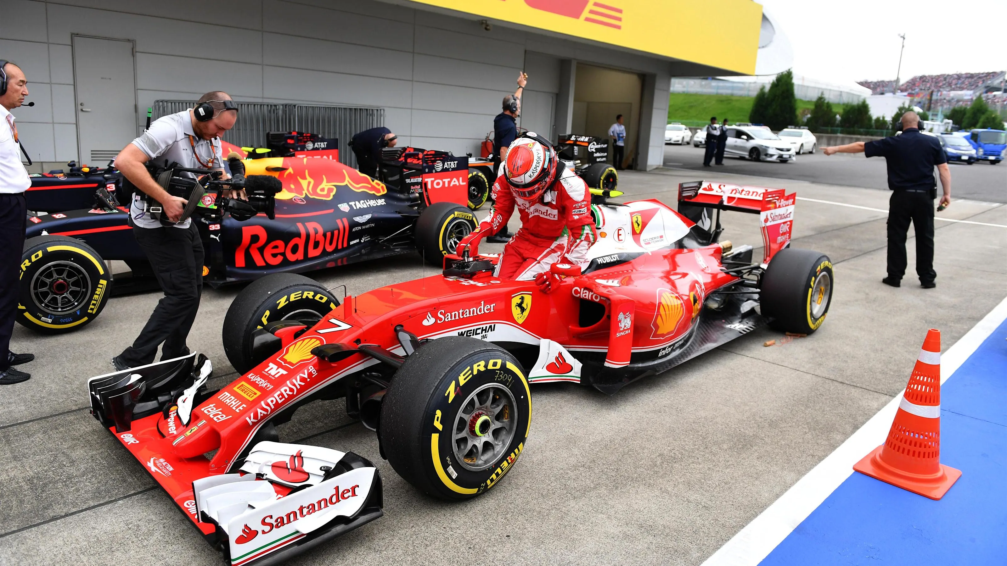 Kimi Raikkonen (FIN) Ferrari SF16-H in parc ferme at Formula One World Championship, Rd17, Japanese