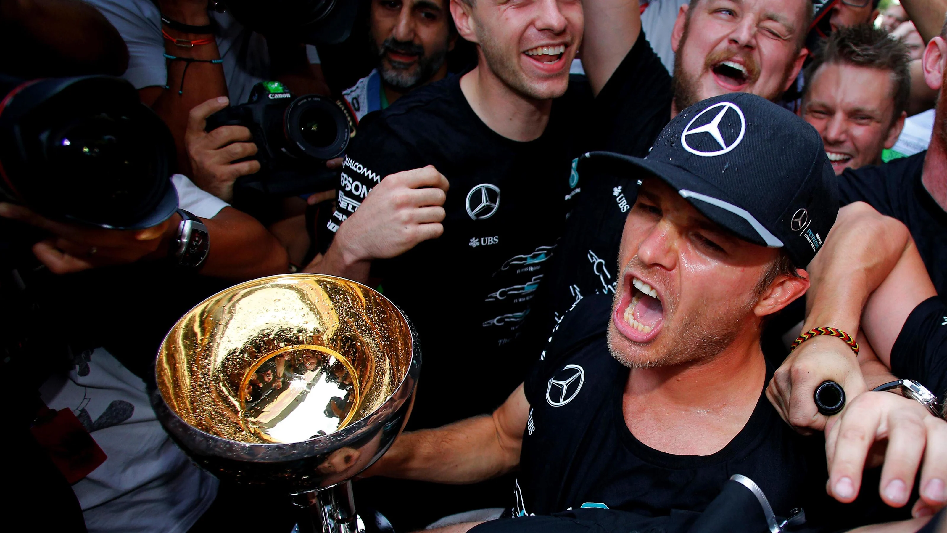 Nico Rosberg (GER) Mercedes AMG F1 celebrates the constructors championship with the team and the