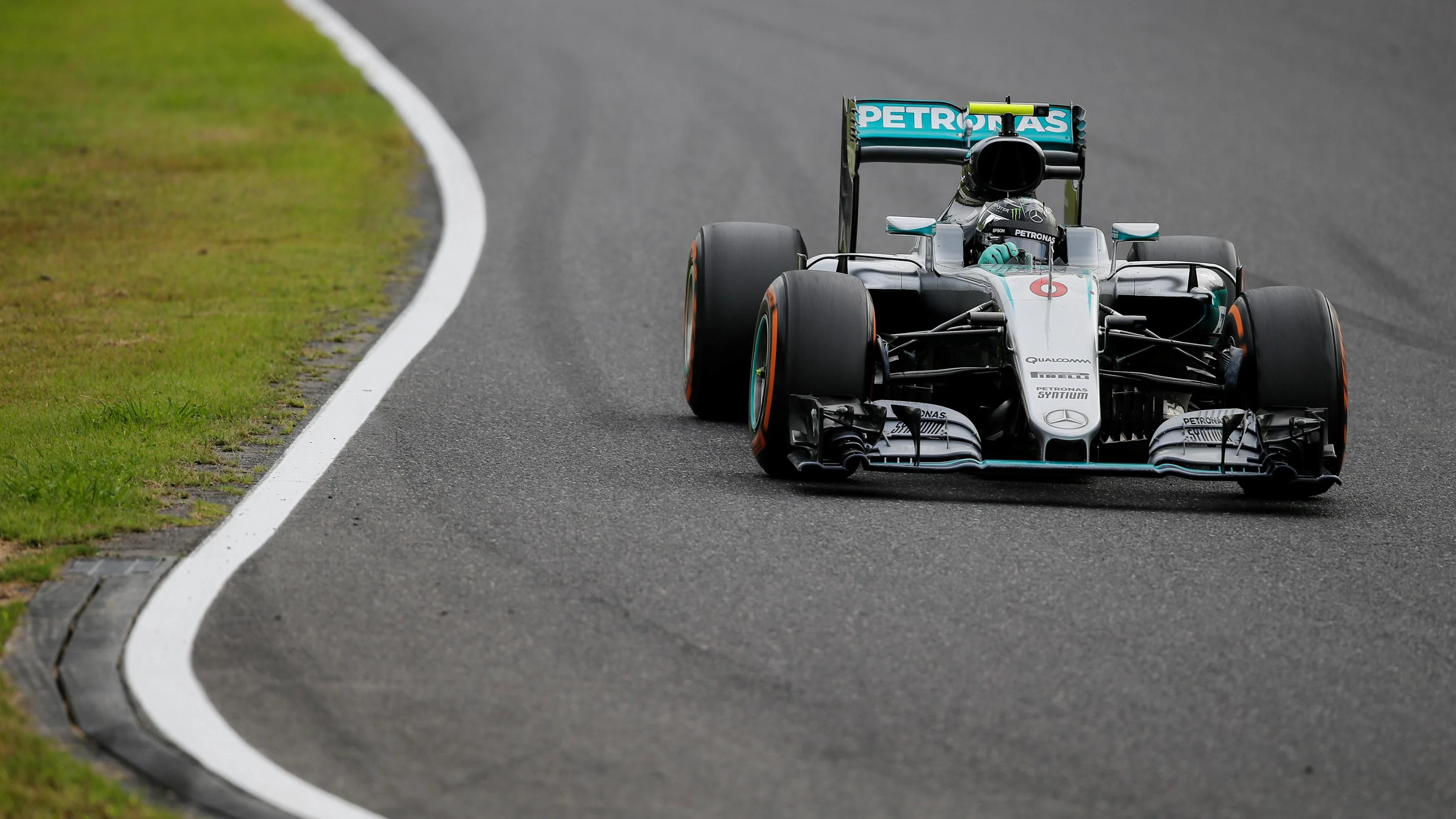 Nico Rosberg (GER) Mercedes-Benz F1 W07 Hybrid at Formula One World Championship, Rd17, Japanese