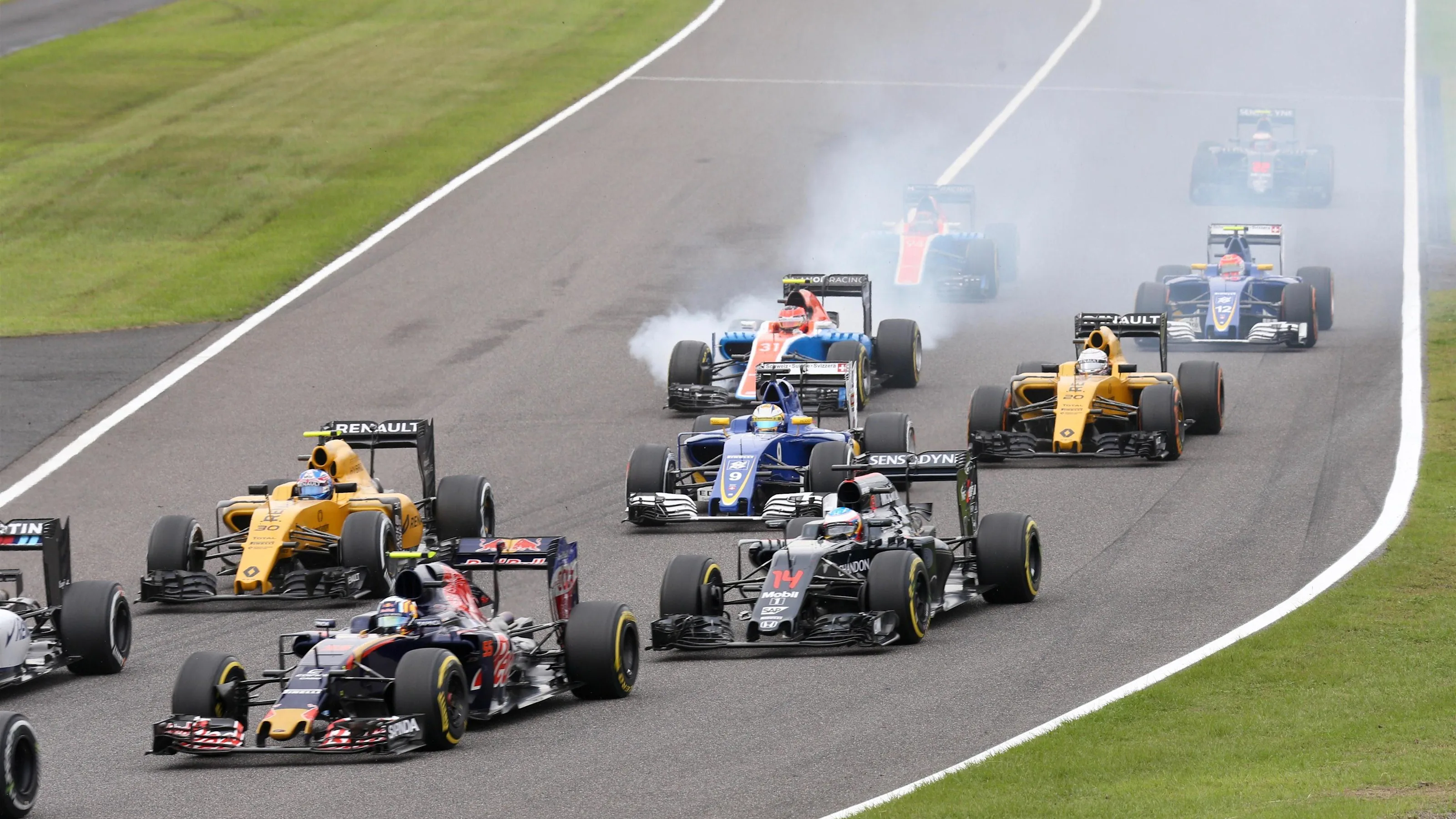 Start of the race at Formula One World Championship, Rd17, Japanese Grand Prix, Race, Suzuka,