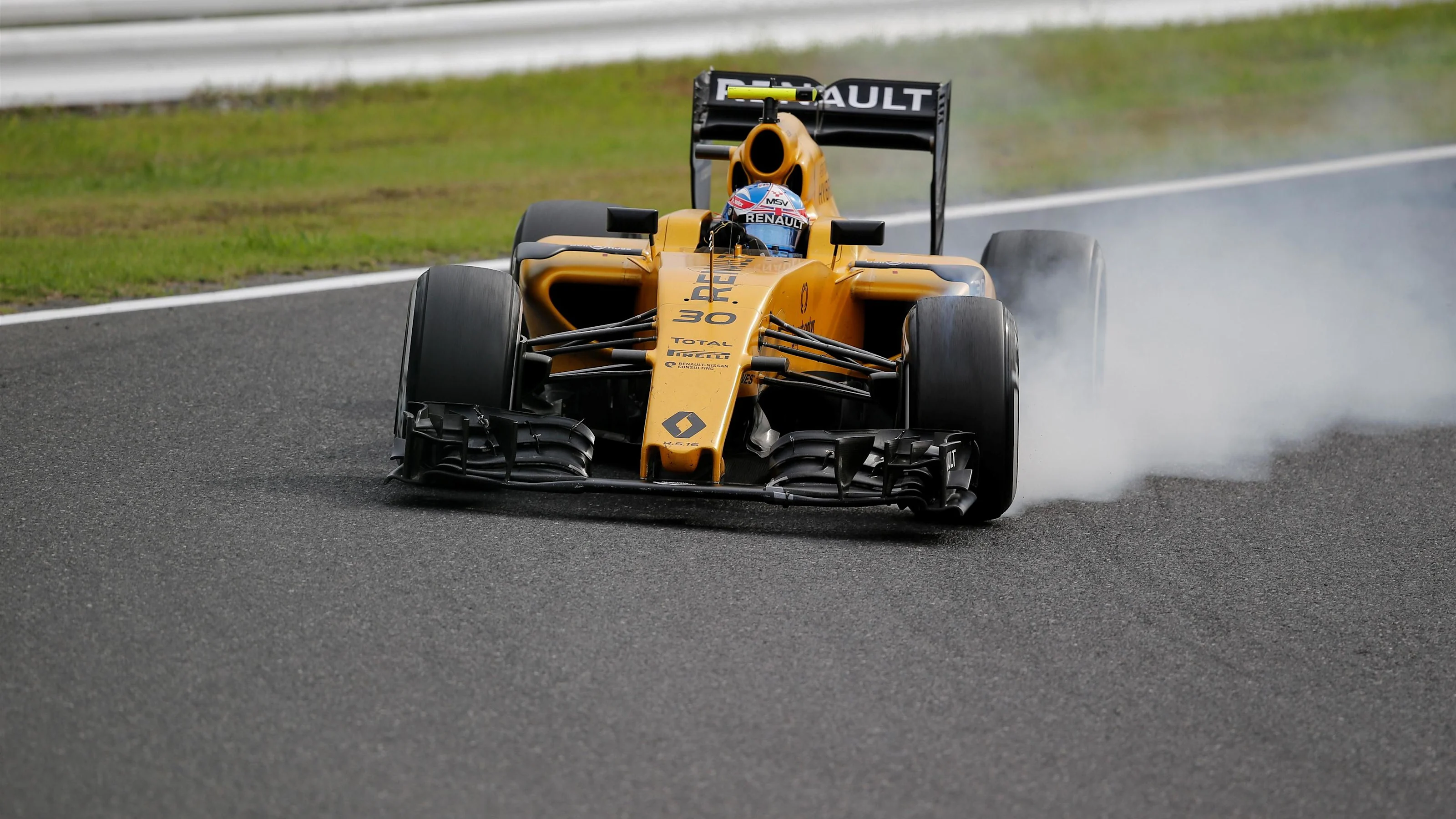 Jolyon Palmer (GBR) Renault Sport F1 Team RS16 locks up at Formula One World Championship, Rd17,