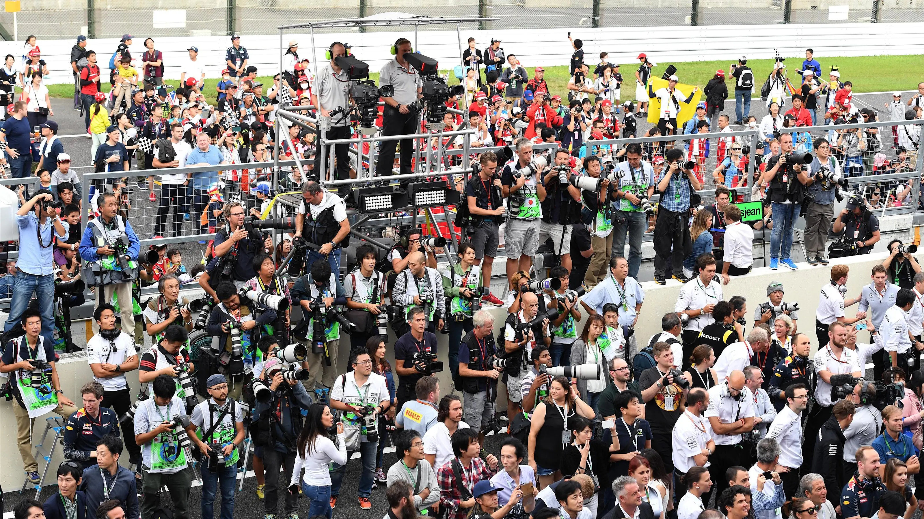 Photographers at Formula One World Championship, Rd17, Japanese Grand Prix, Race, Suzuka, Japan,