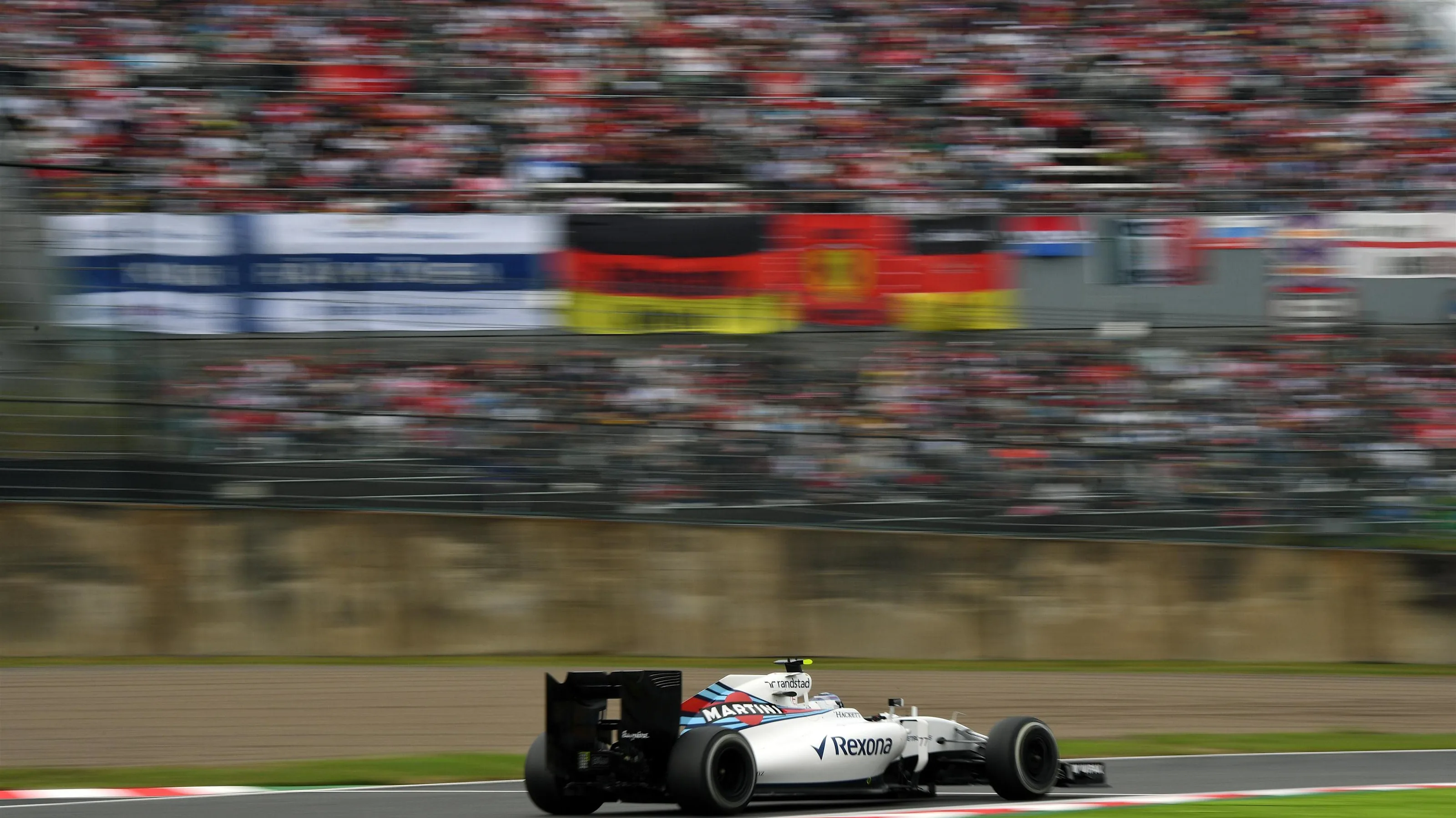 Valtteri Bottas (FIN) Williams FW38 at Formula One World Championship, Rd17, Japanese Grand Prix,
