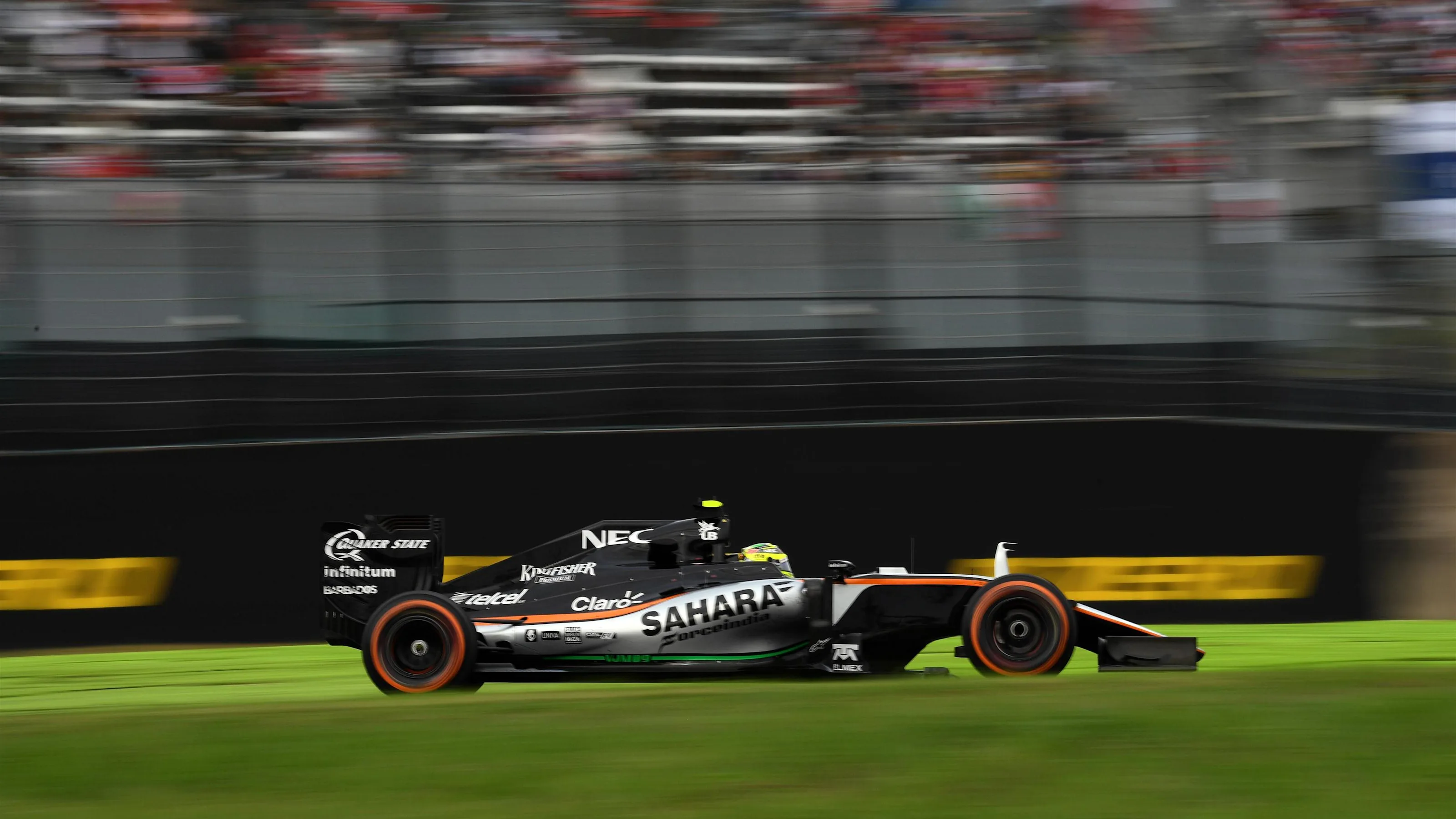 Sergio Perez (MEX) Force India VJM09 at Formula One World Championship, Rd17, Japanese Grand Prix,