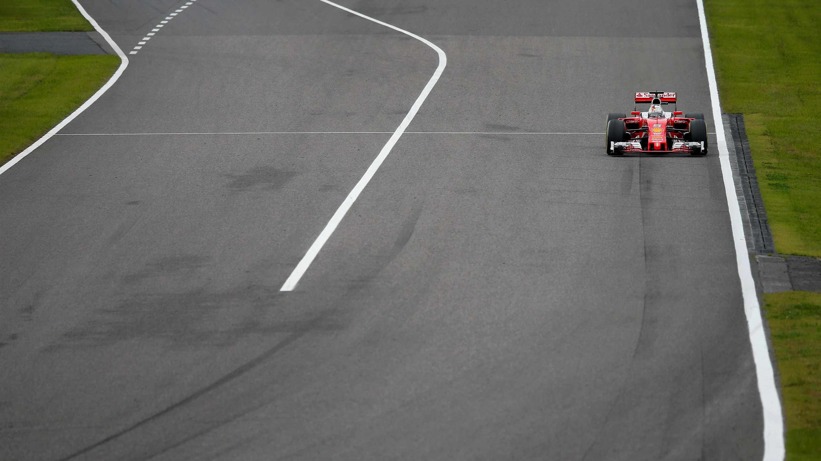 Sebastian Vettel (GER) Ferrari SF16-H at Formula One World Championship, Rd17, Japanese Grand Prix,