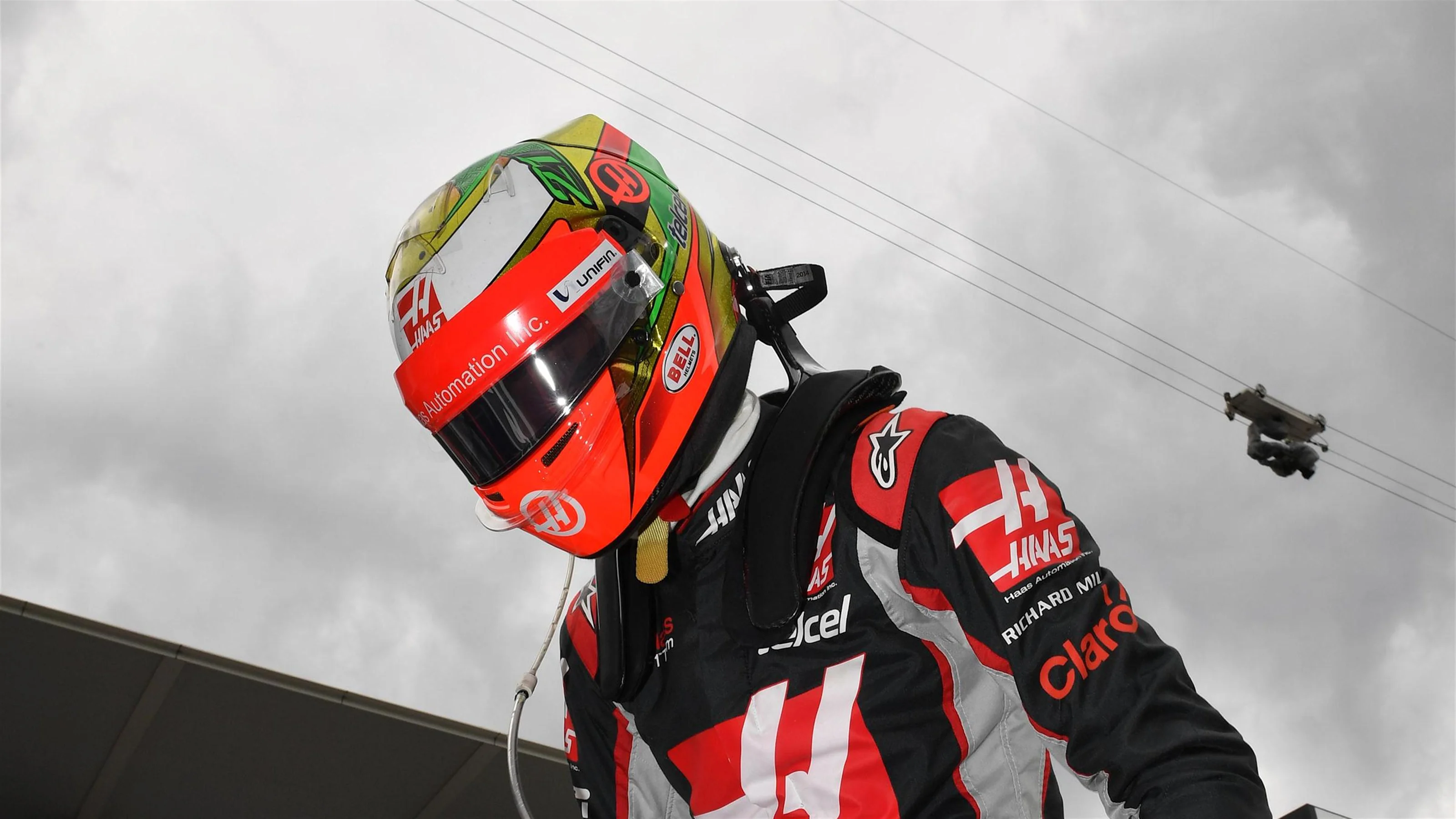 Esteban Gutierrez (MEX) Haas VF-16 on the grid at Formula One World Championship, Rd17, Japanese