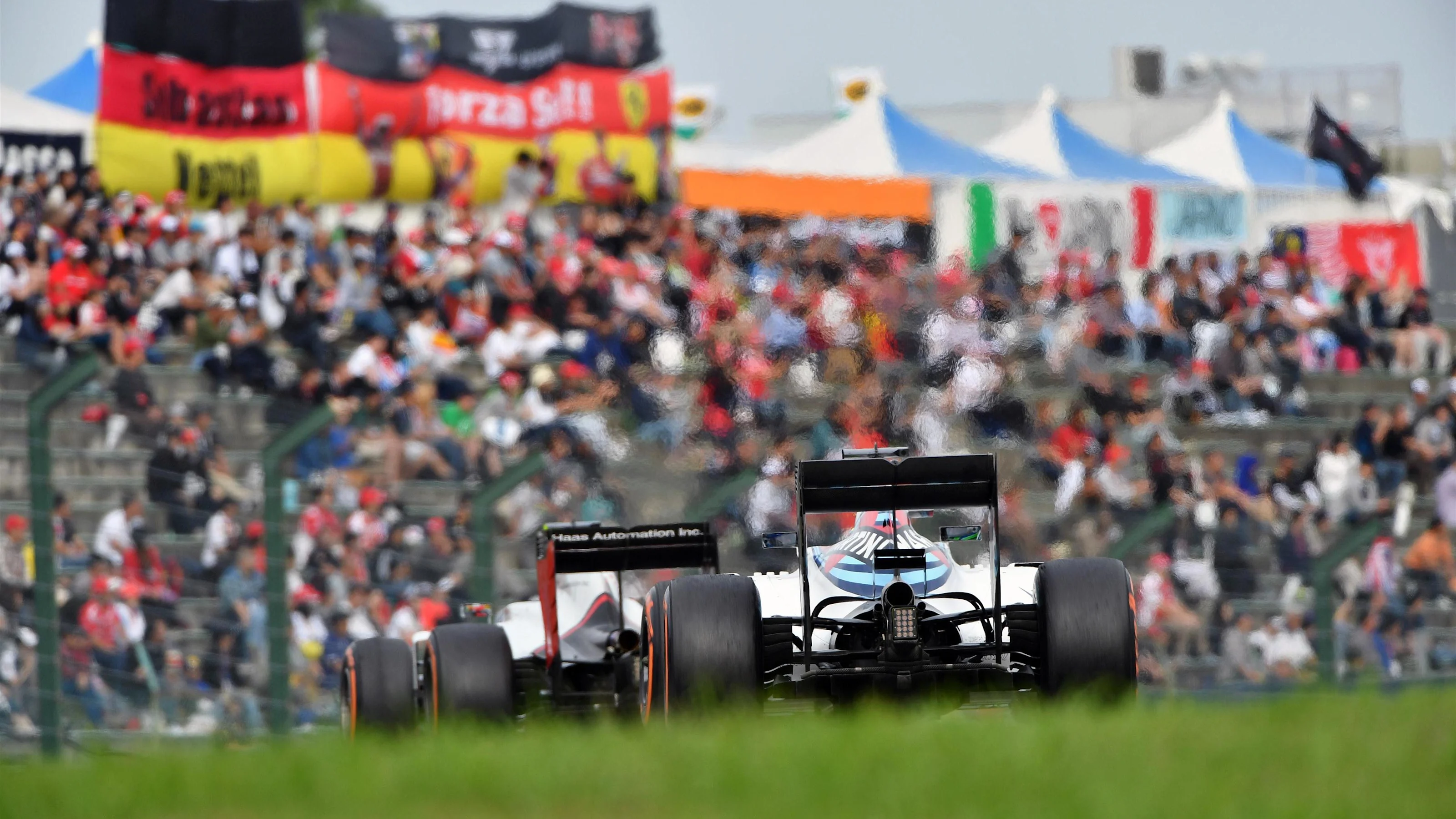 Felipe Massa (BRA) Williams FW38 at Formula One World Championship, Rd17, Japanese Grand Prix,