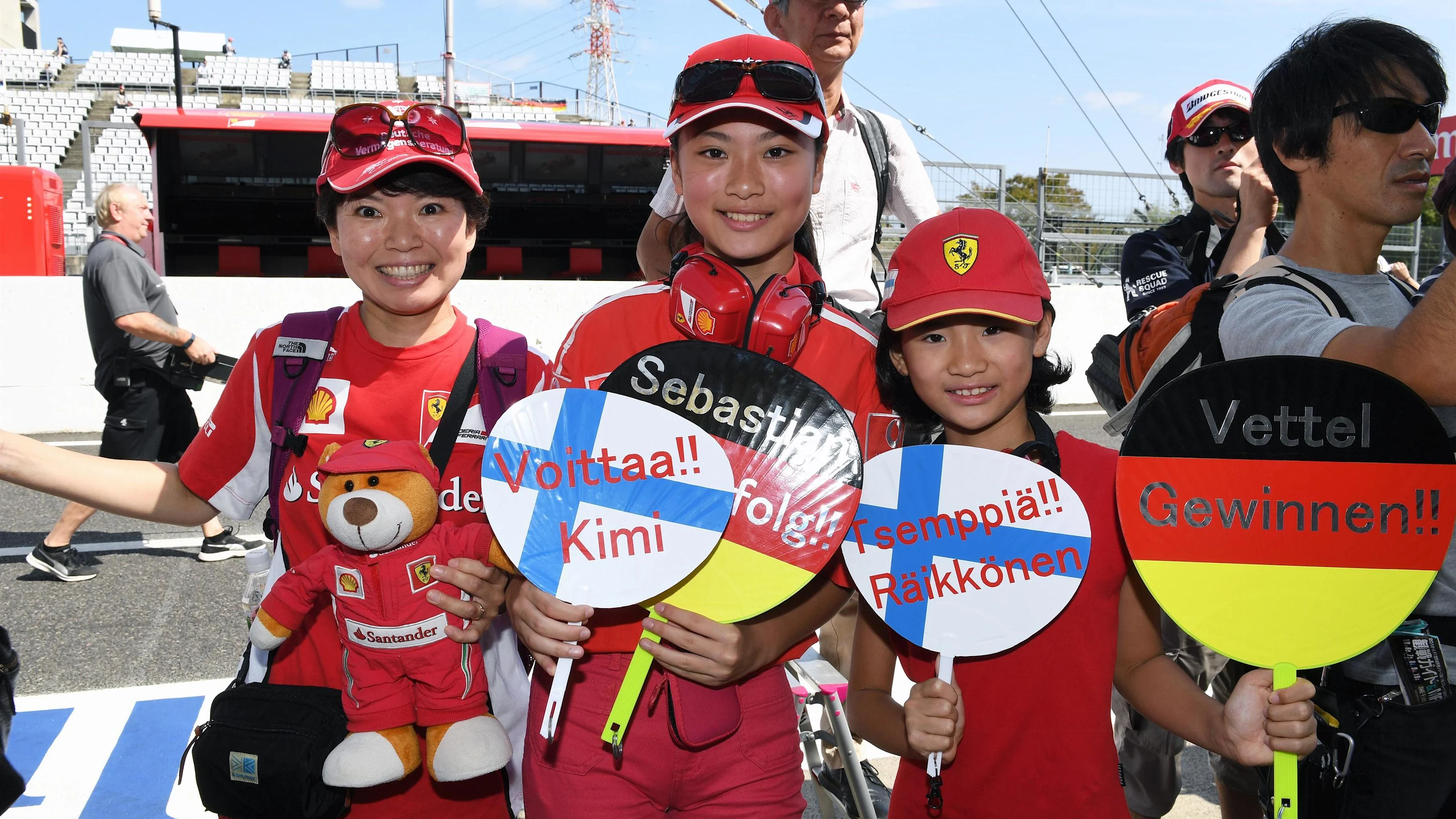 Fans at Formula One World Championship, Rd17, Japanese Grand Prix, Preparations, Suzuka, Japan,