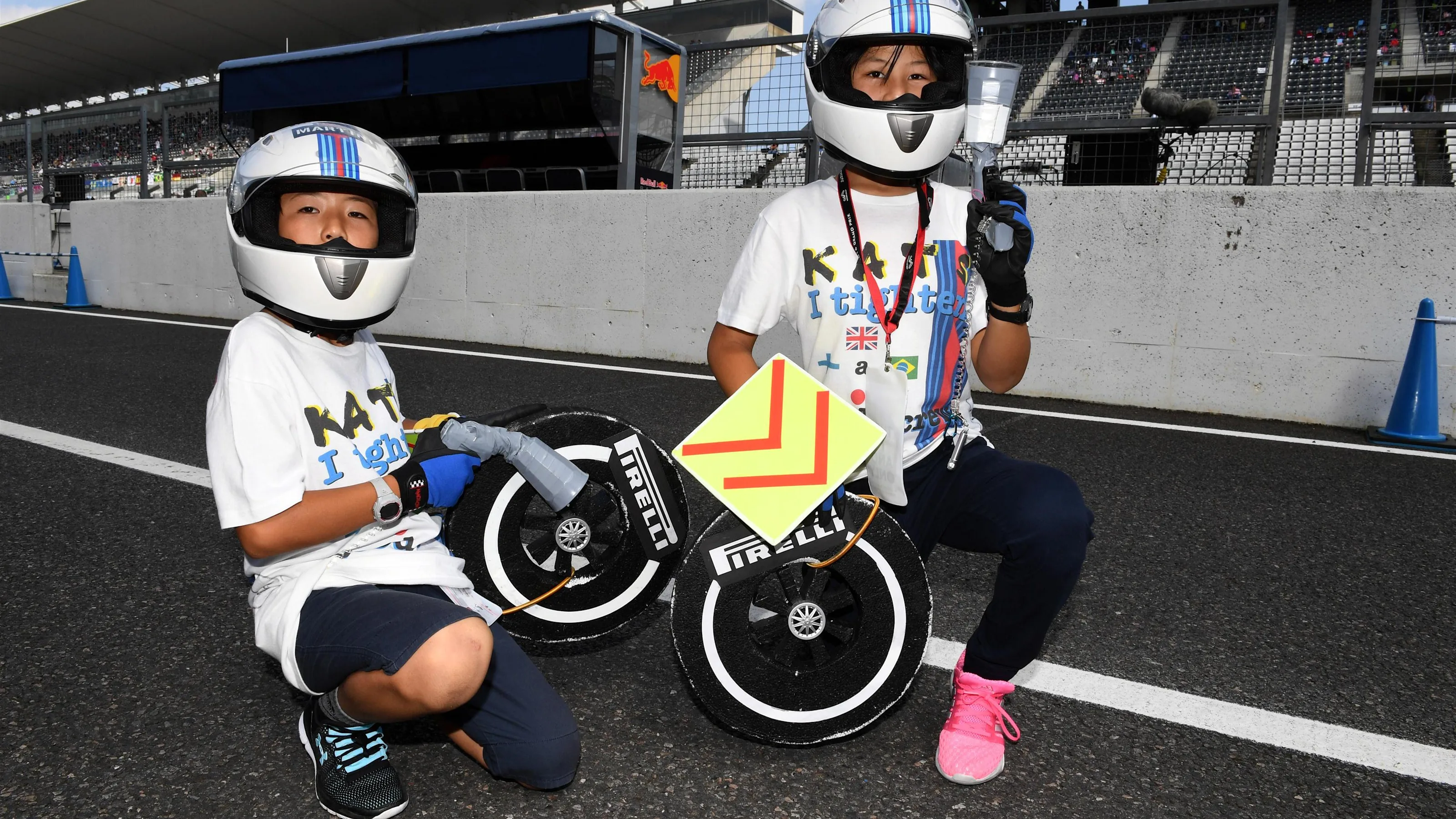 Fans at Formula One World Championship, Rd17, Japanese Grand Prix, Preparations, Suzuka, Japan,