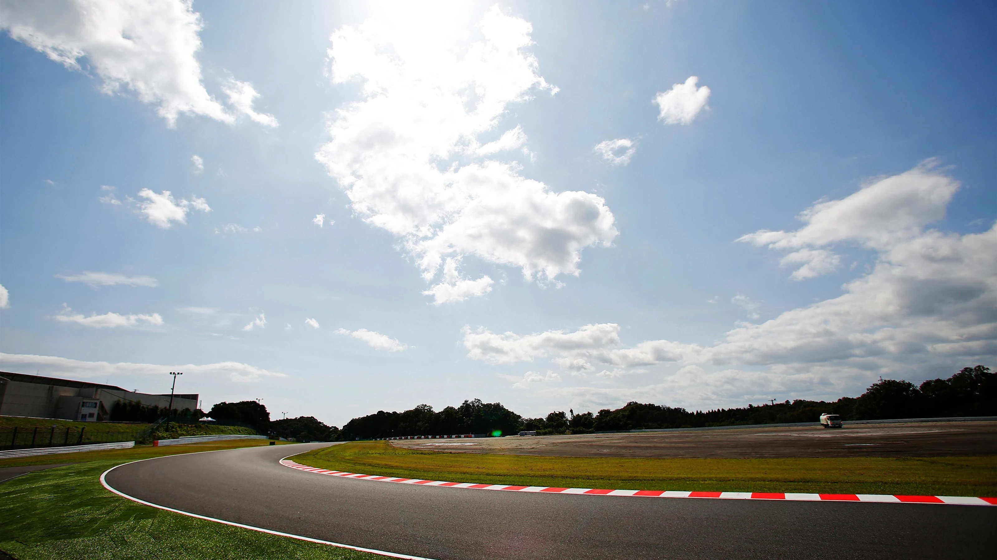 Track view at Formula One World Championship, Rd17, Japanese Grand Prix, Preparations, Suzuka,