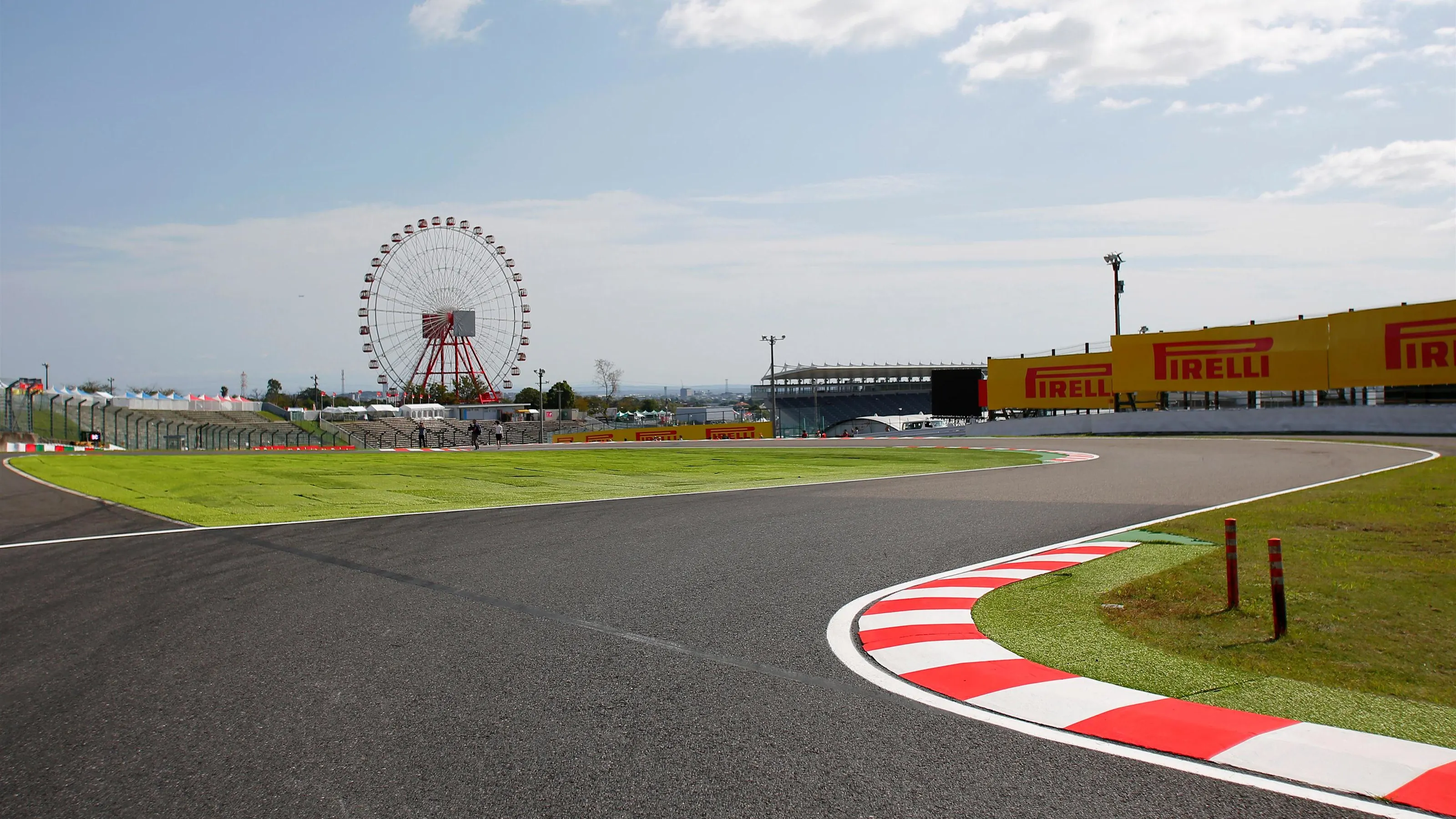 Track view at Formula One World Championship, Rd17, Japanese Grand Prix, Preparations, Suzuka,
