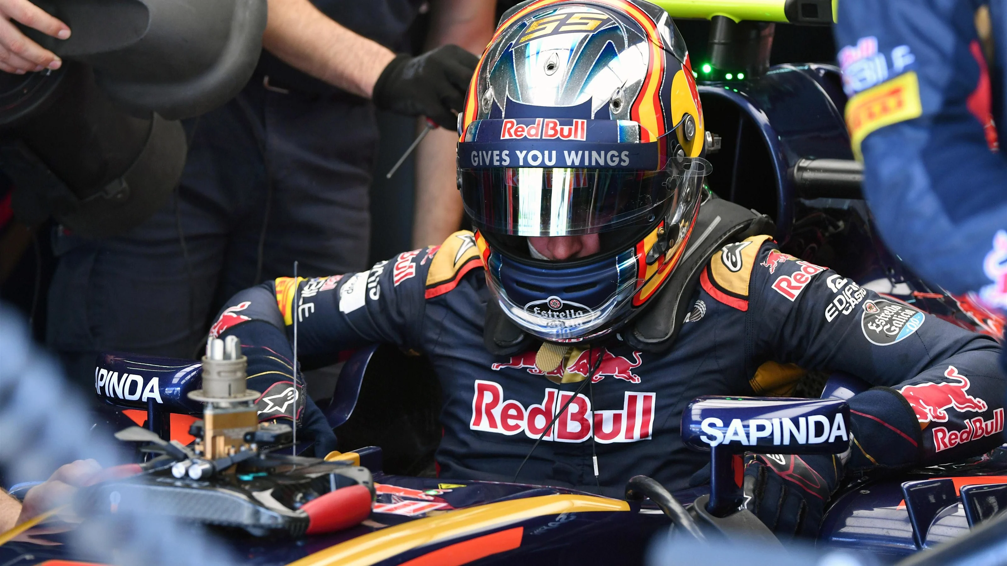 Carlos Sainz jr (ESP) Scuderia Toro Rosso STR11 at Formula One World Championship, Rd16, Malaysian