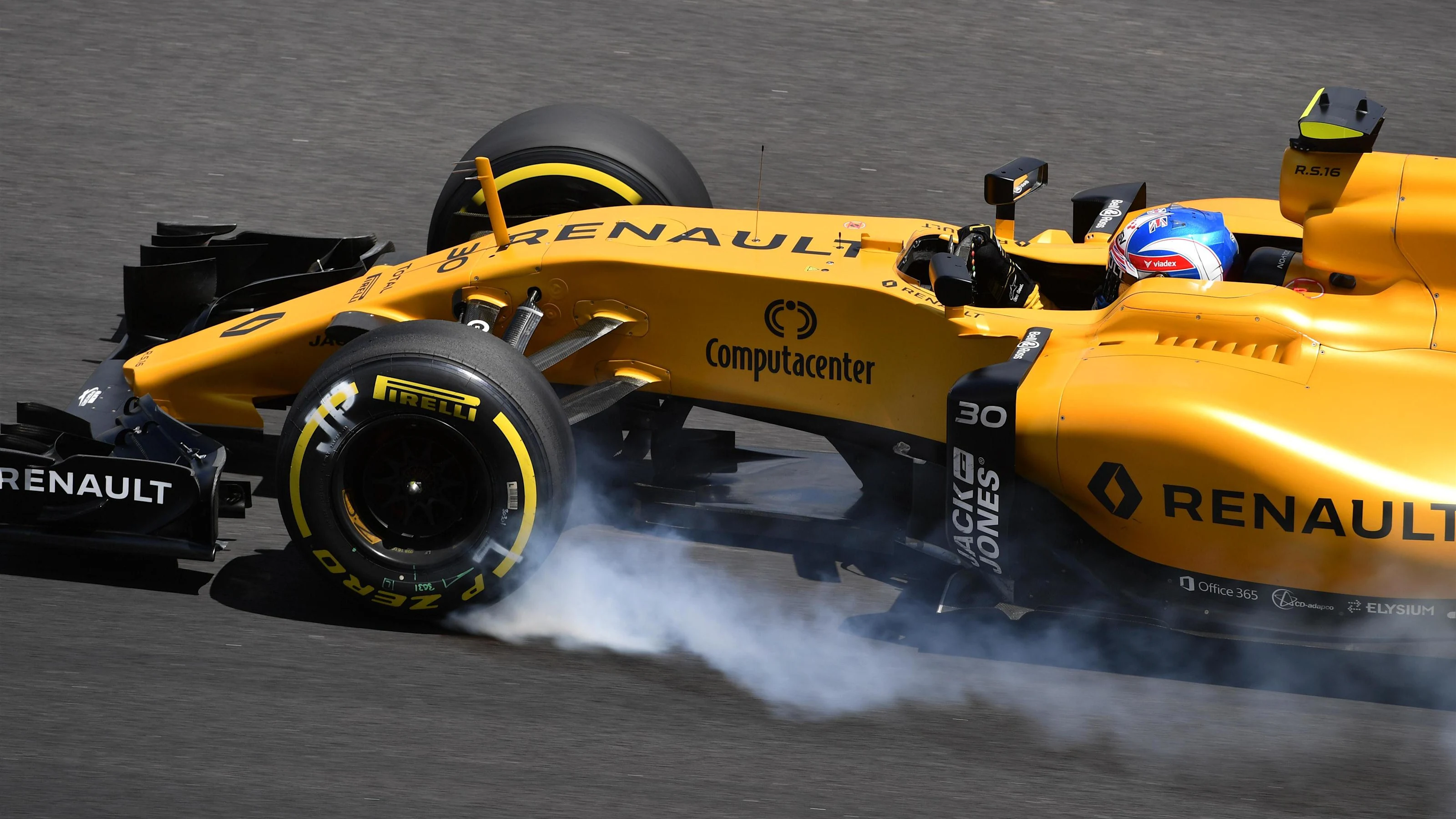 Jolyon Palmer (GBR) Renault Sport F1 Team RS16 locks up at Formula One World Championship, Rd16,