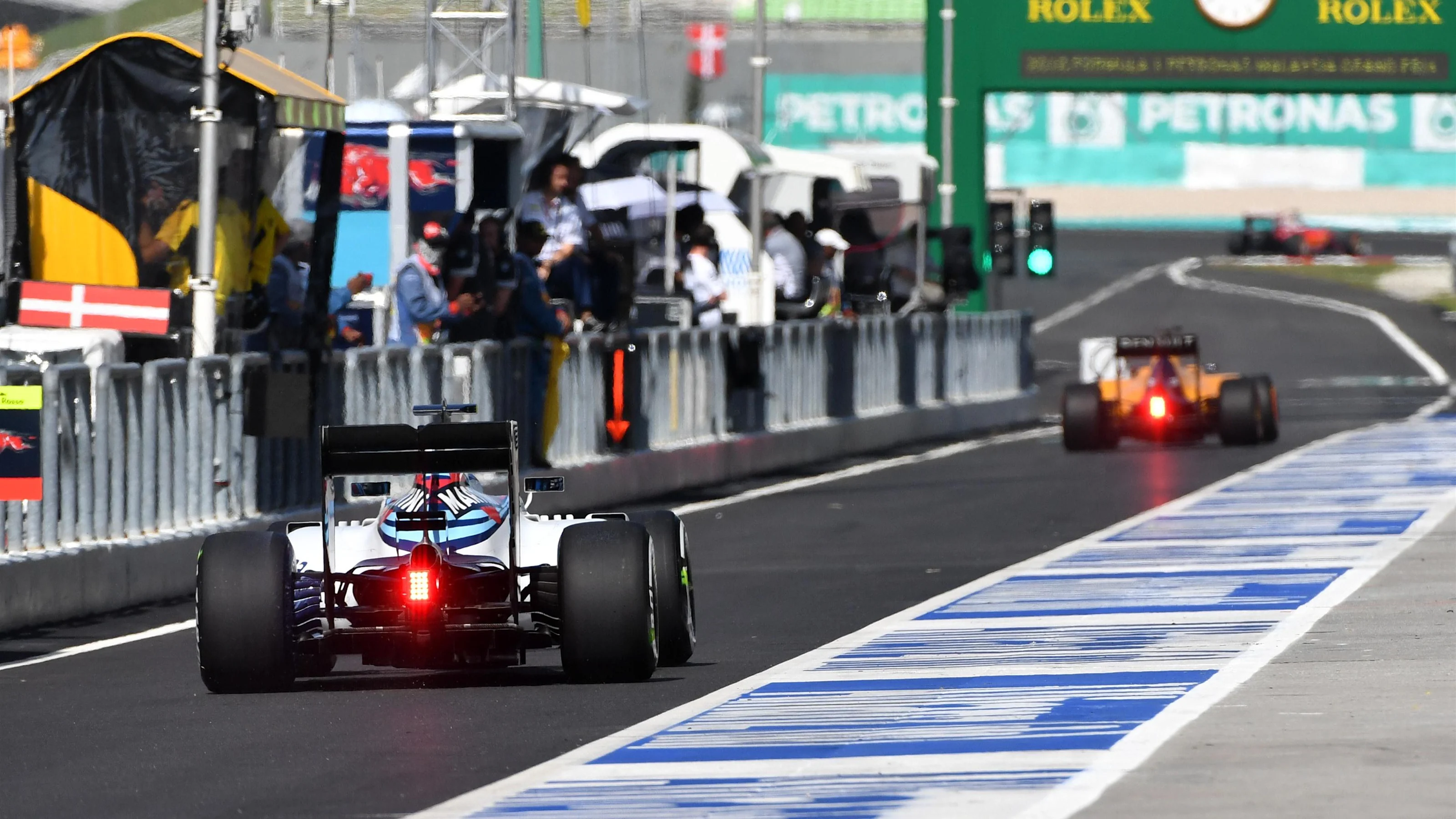 Valtteri Bottas (FIN) Williams FW38 at Formula One World Championship, Rd16, Malaysian Grand Prix,