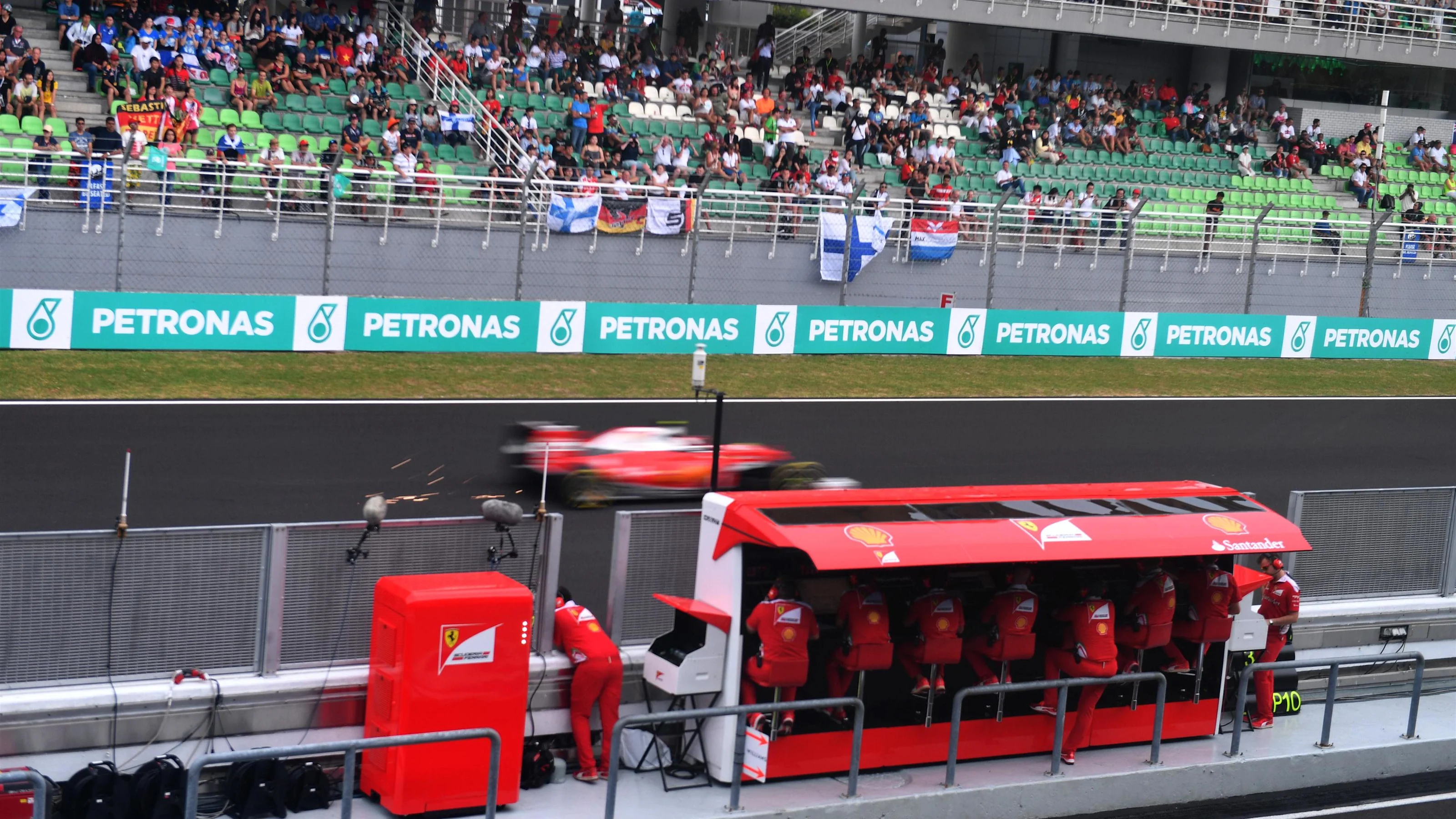 Kimi Raikkonen (FIN) Ferrari SF16-H at Formula One World Championship, Rd16, Malaysian Grand Prix,