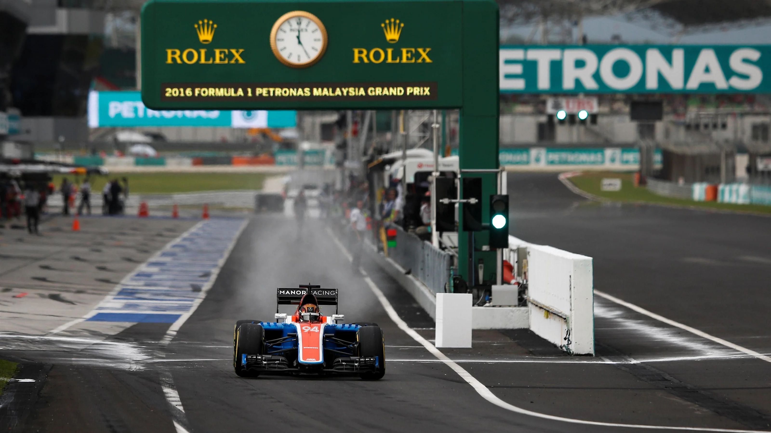 Pascal Wehrlein (GER) Manor Racing MRT05 at Formula One World Championship, Rd16, Malaysian Grand