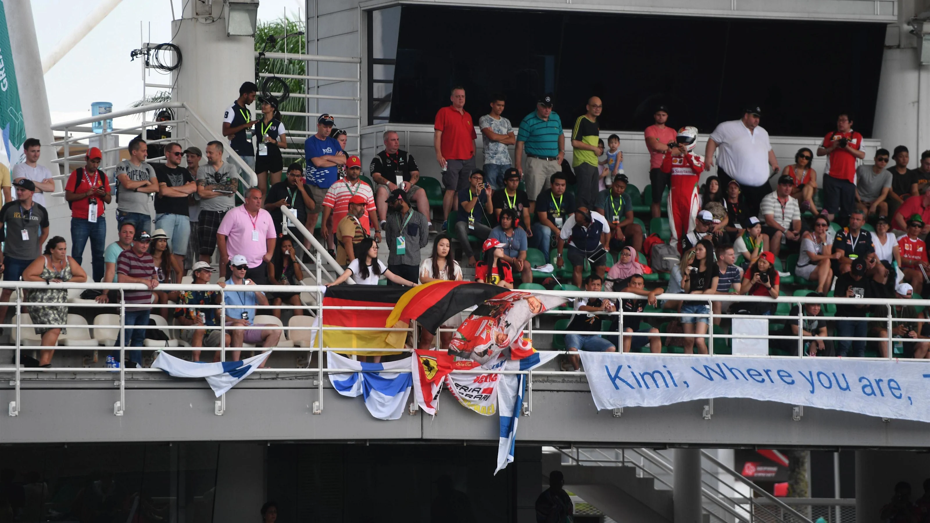 Fans at Formula One World Championship, Rd16, Malaysian Grand Prix, Qualifying, Sepang, Malaysia,