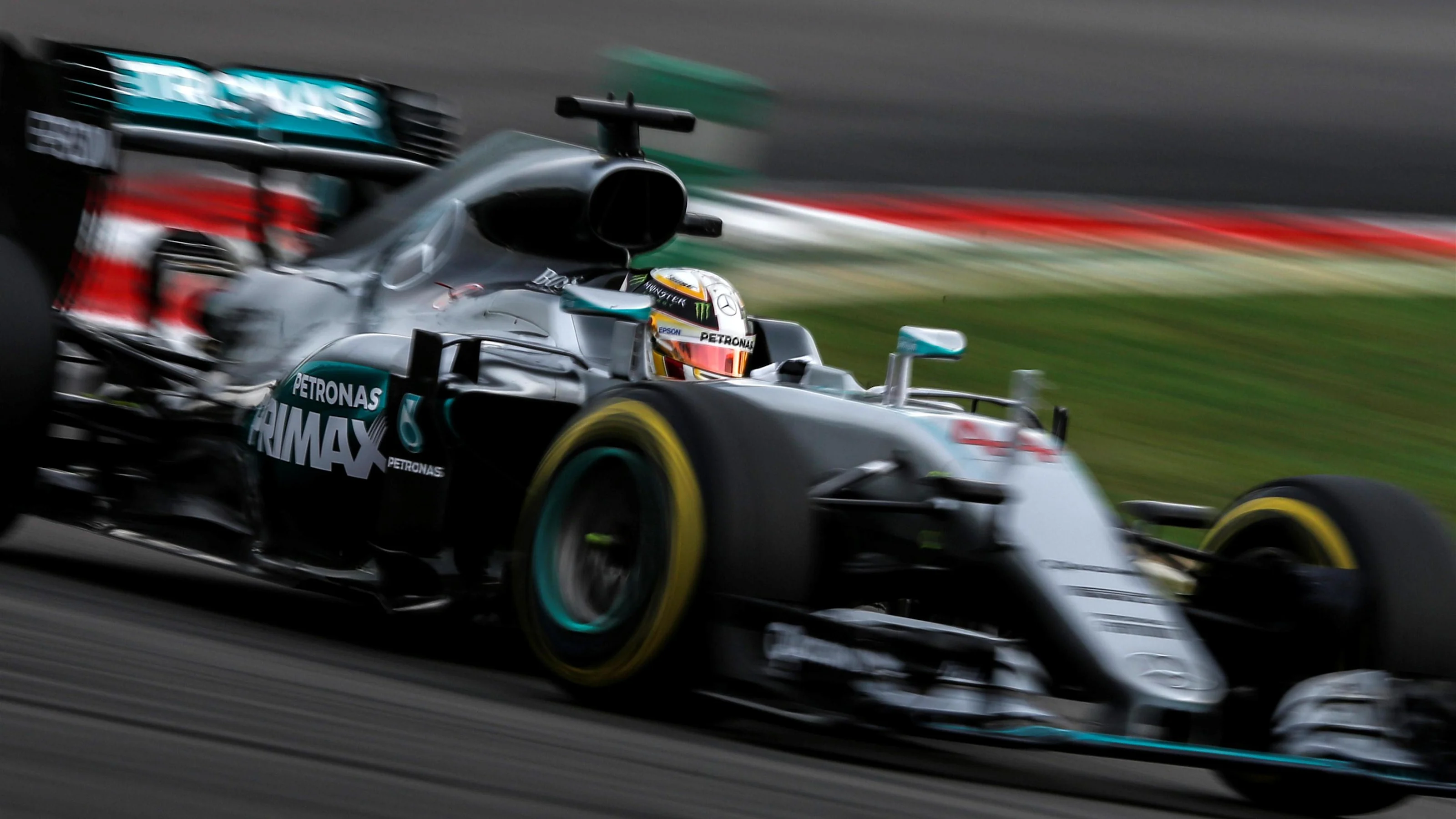 Lewis Hamilton (GBR) Mercedes-Benz F1 W07 Hybrid at Formula One World Championship, Rd16, Malaysian