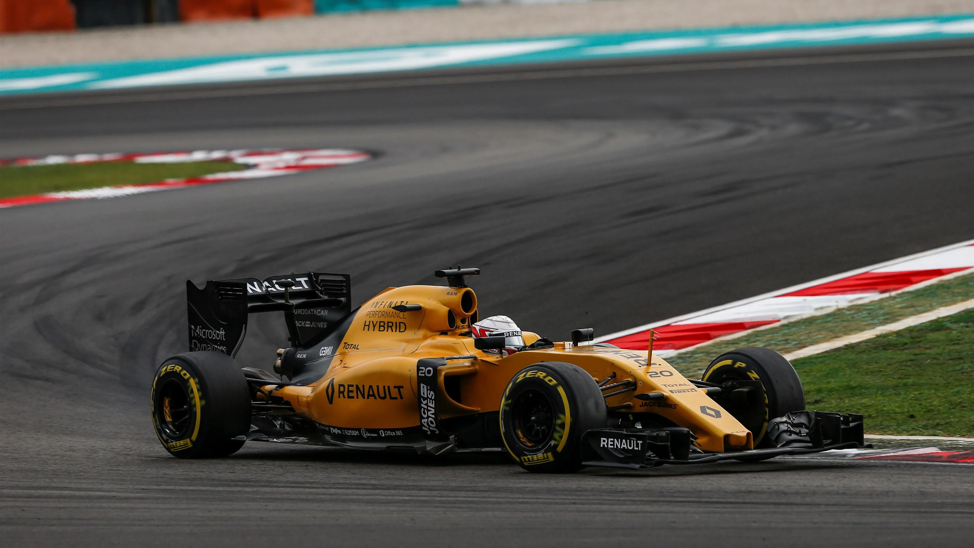 Kevin Magnussen (DEN) Renault Sport F1 Team RS16 at Formula One World Championship, Rd16, Malaysian