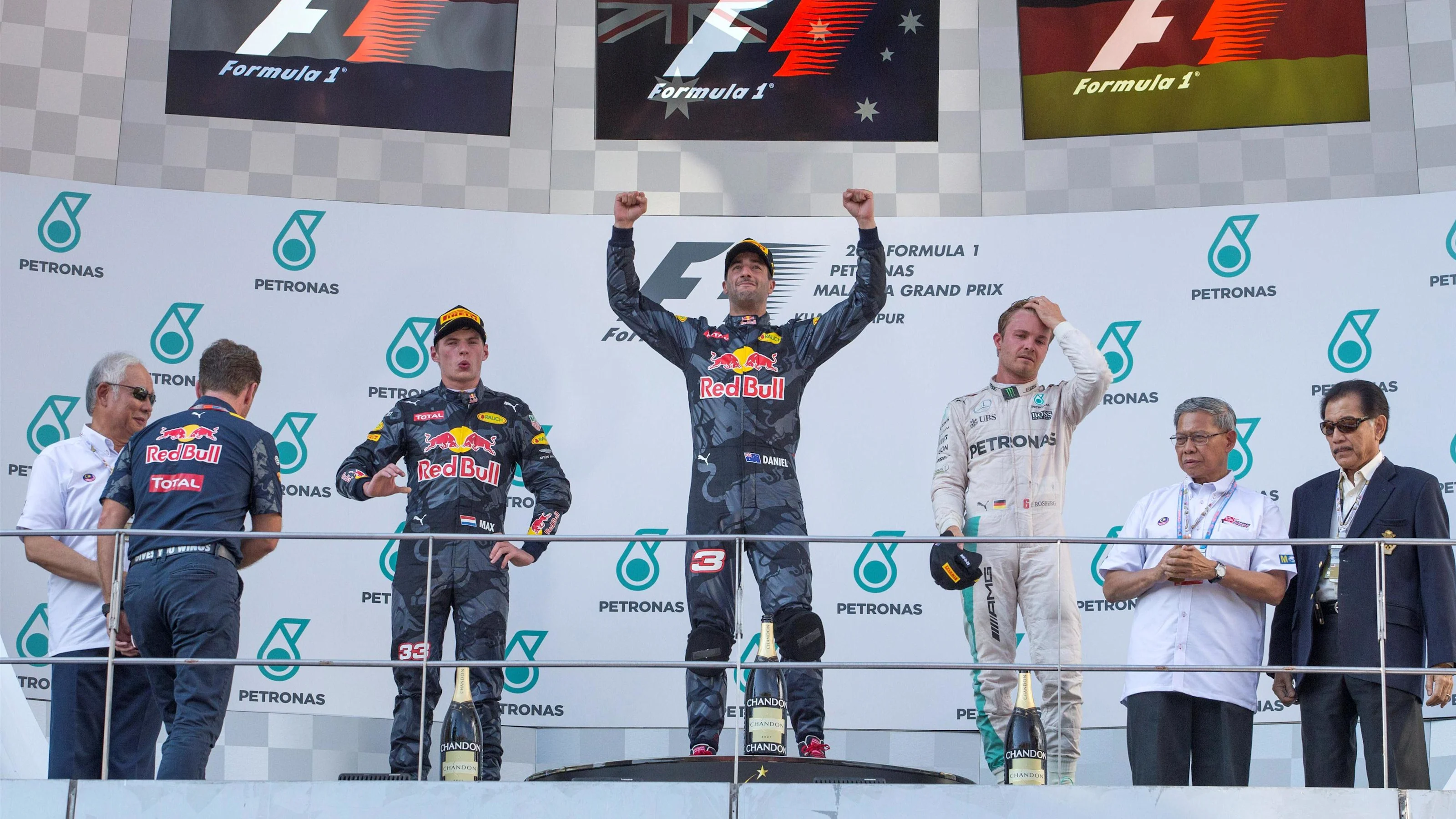Christian Horner (GBR) Red Bull Racing Team Principal, Max Verstappen (NED) Red Bull Racing, race