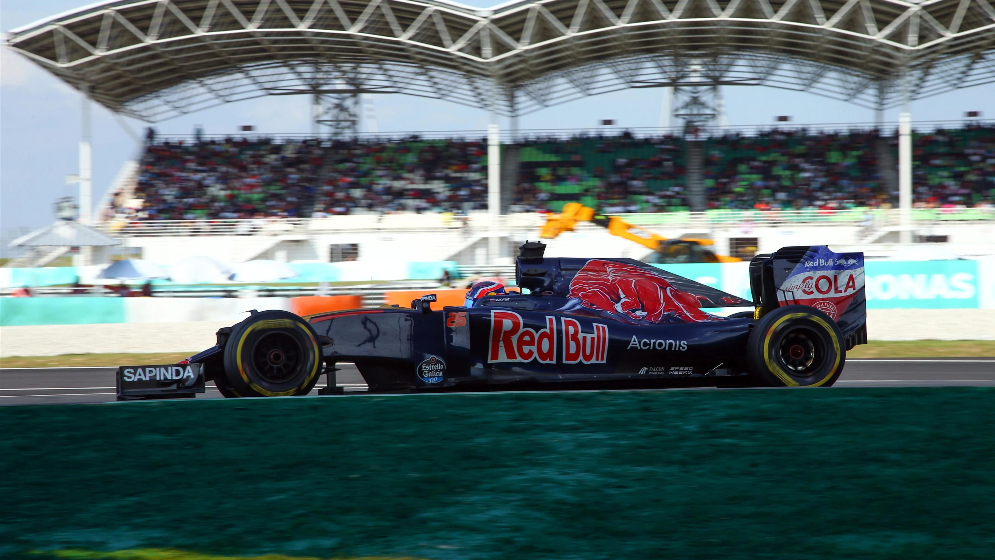 Daniil Kvyat (RUS) Scuderia Toro Rosso STR11 at Formula One World Championship, Rd16, Malaysian