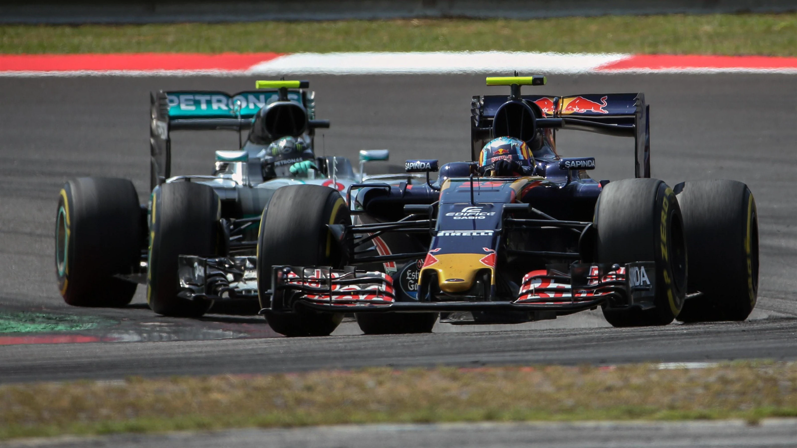 Carlos Sainz jr (ESP) Scuderia Toro Rosso STR11 at Formula One World Championship, Rd16, Malaysian
