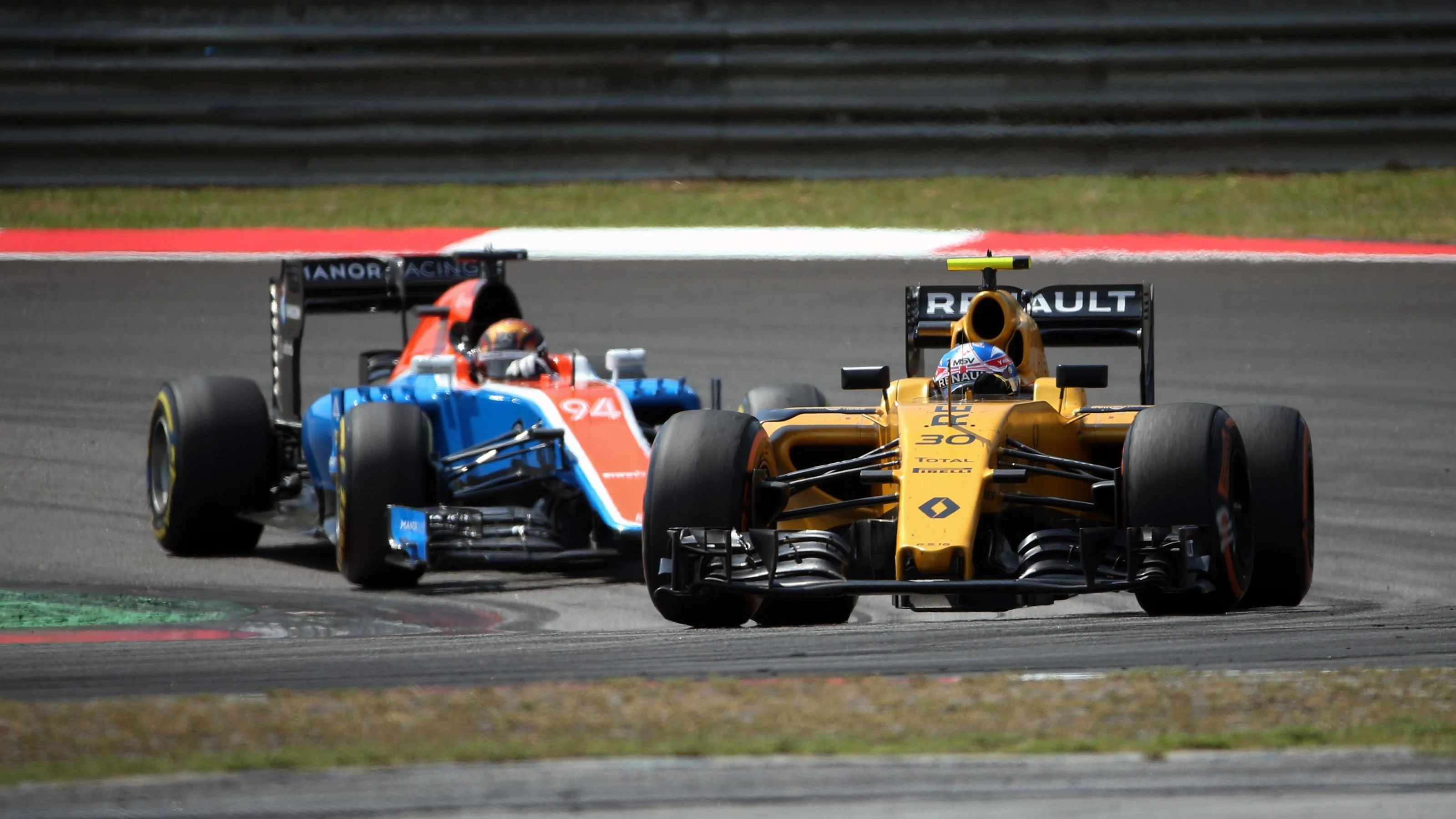 Jolyon Palmer (GBR) Renault Sport F1 Team RS16 at Formula One World Championship, Rd16, Malaysian
