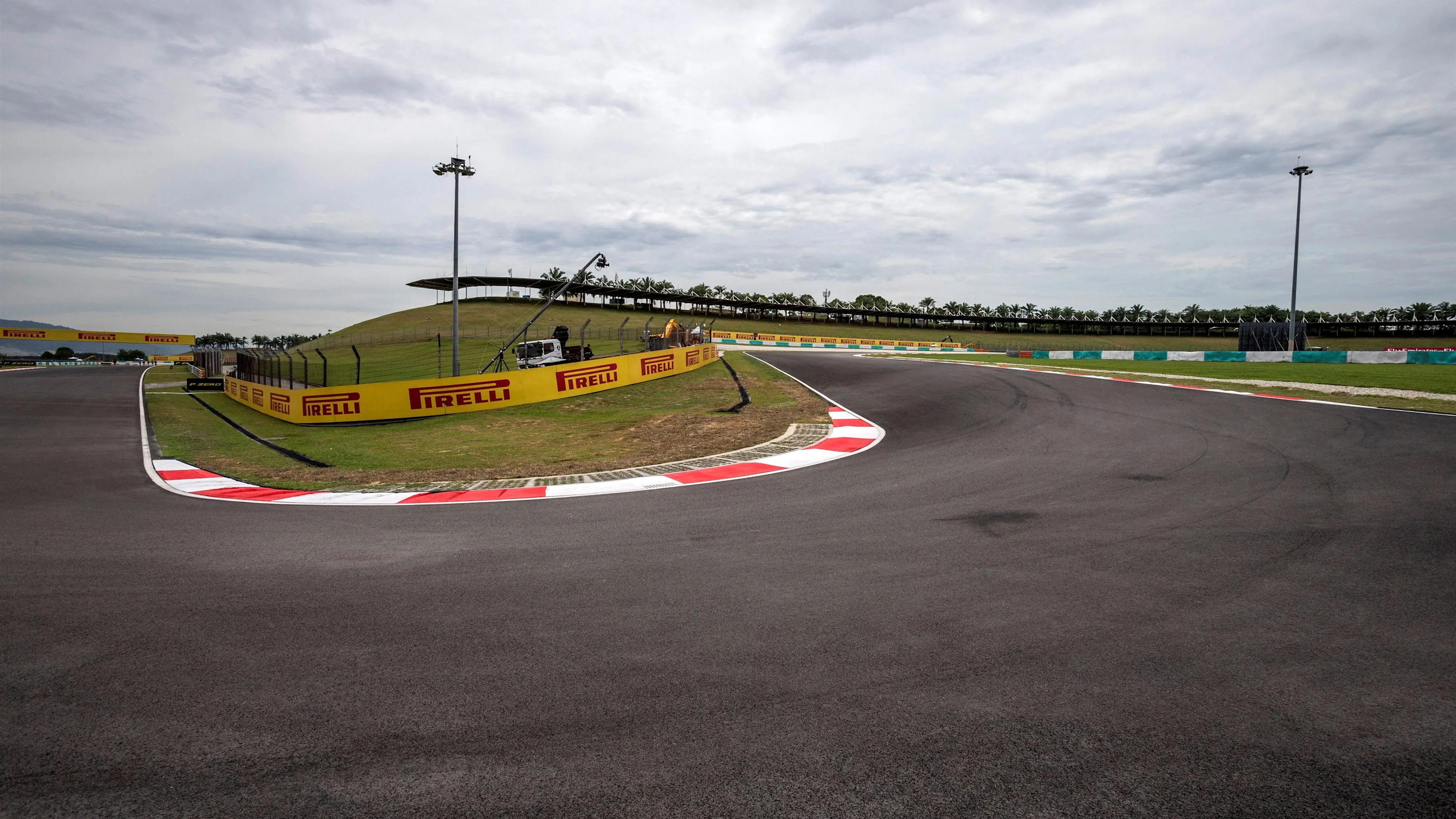 Track view at Formula One World Championship, Rd16, Malaysian Grand Prix, Preparations, Sepang,