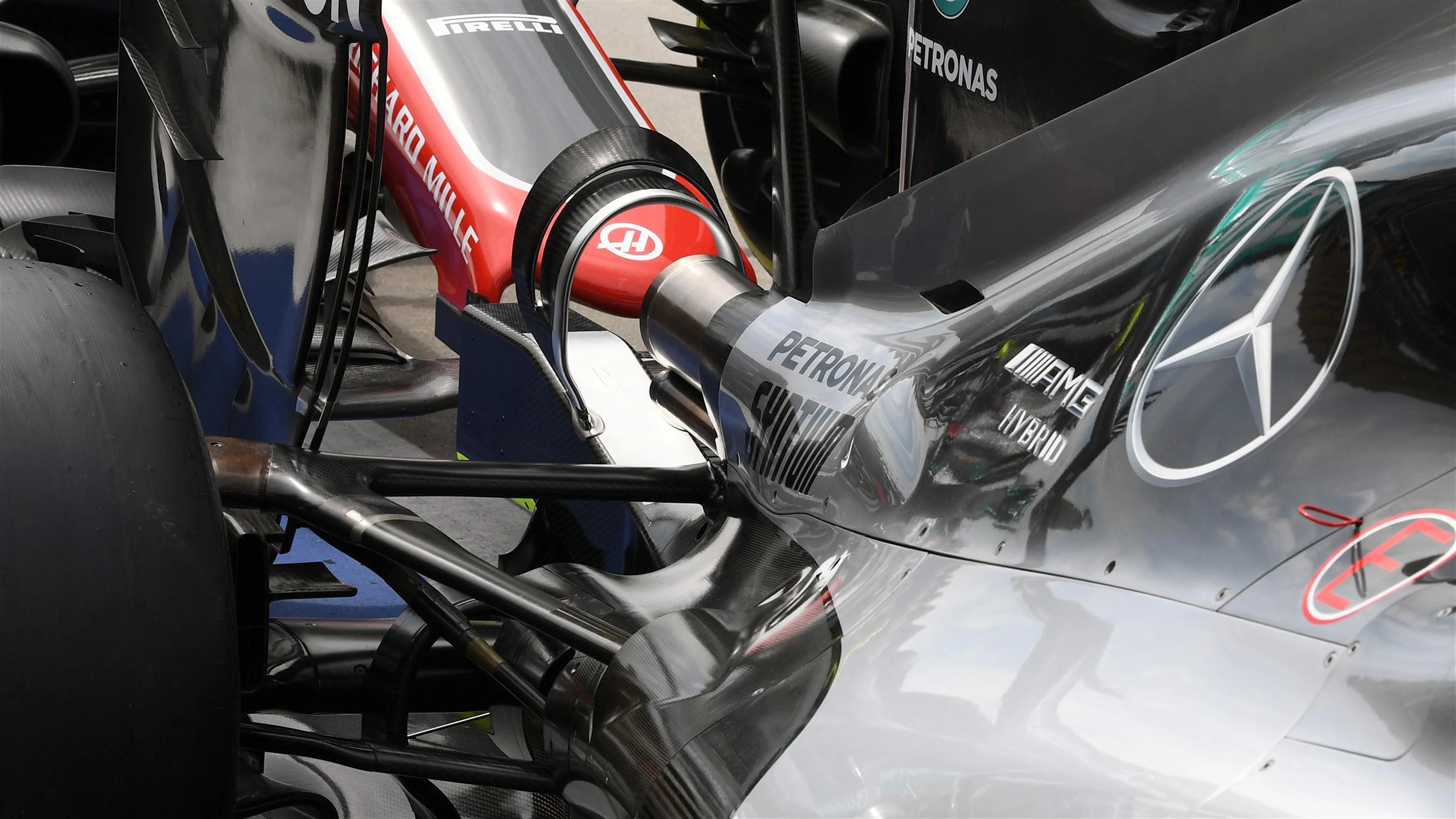 Mercedes-Benz F1 W07 Hybrid rear wing at Formula One World Championship, Rd16, Malaysian Grand