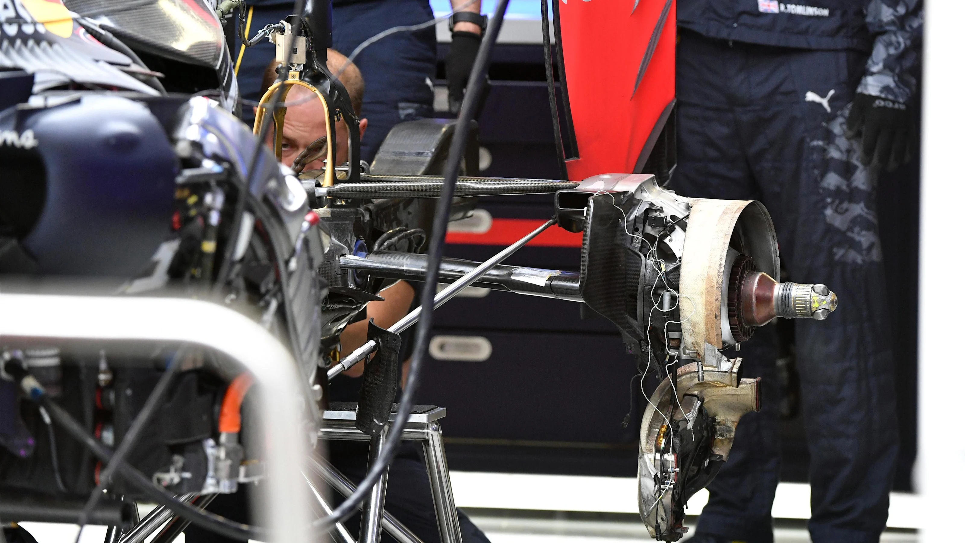 Red Bull Racing RB12 rear brake and wheel hub at Formula One World Championship, Rd19, Mexican