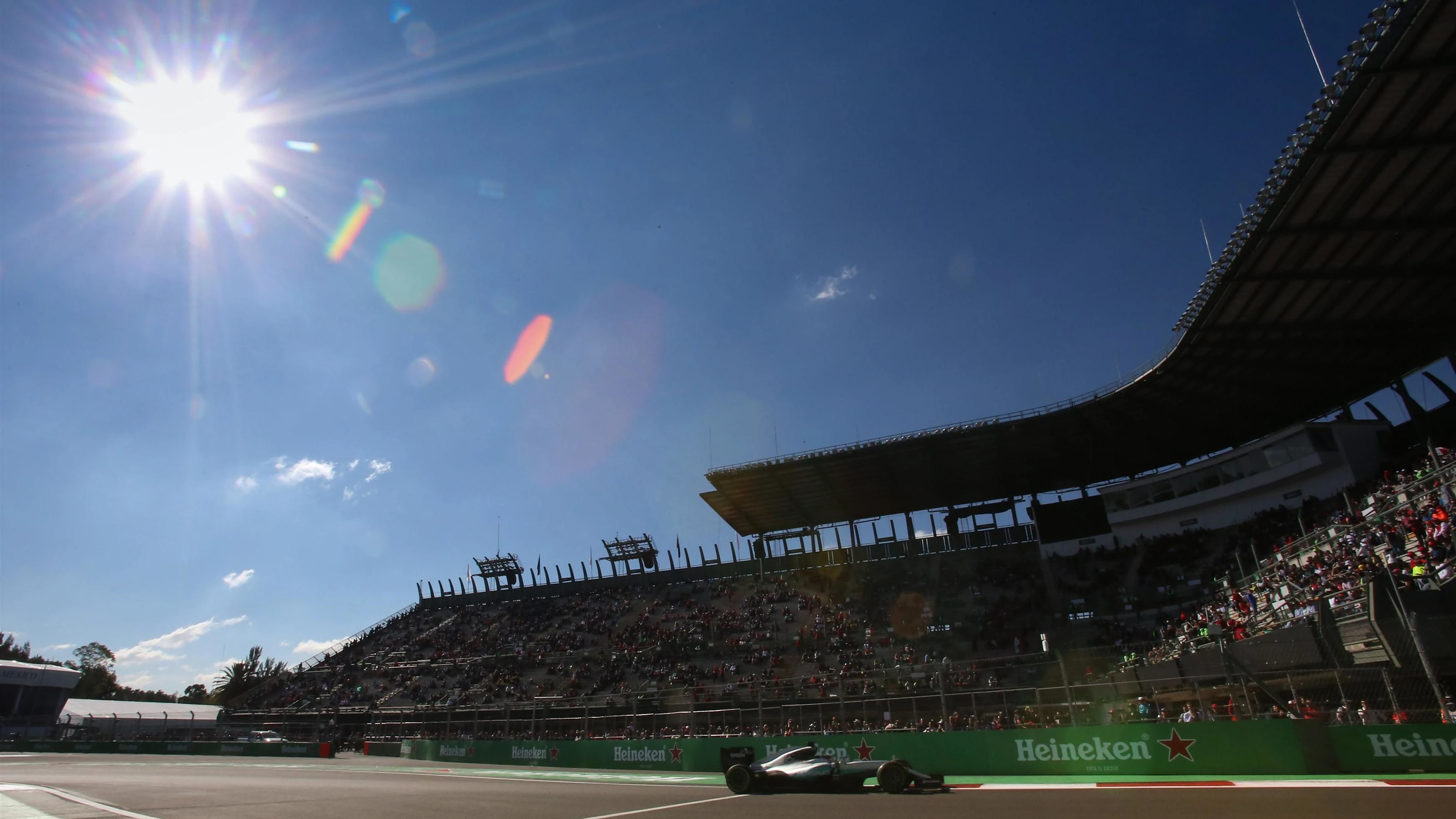 Lewis Hamilton (GBR) Mercedes-Benz F1 W07 Hybrid at Formula One World Championship, Rd19, Mexican