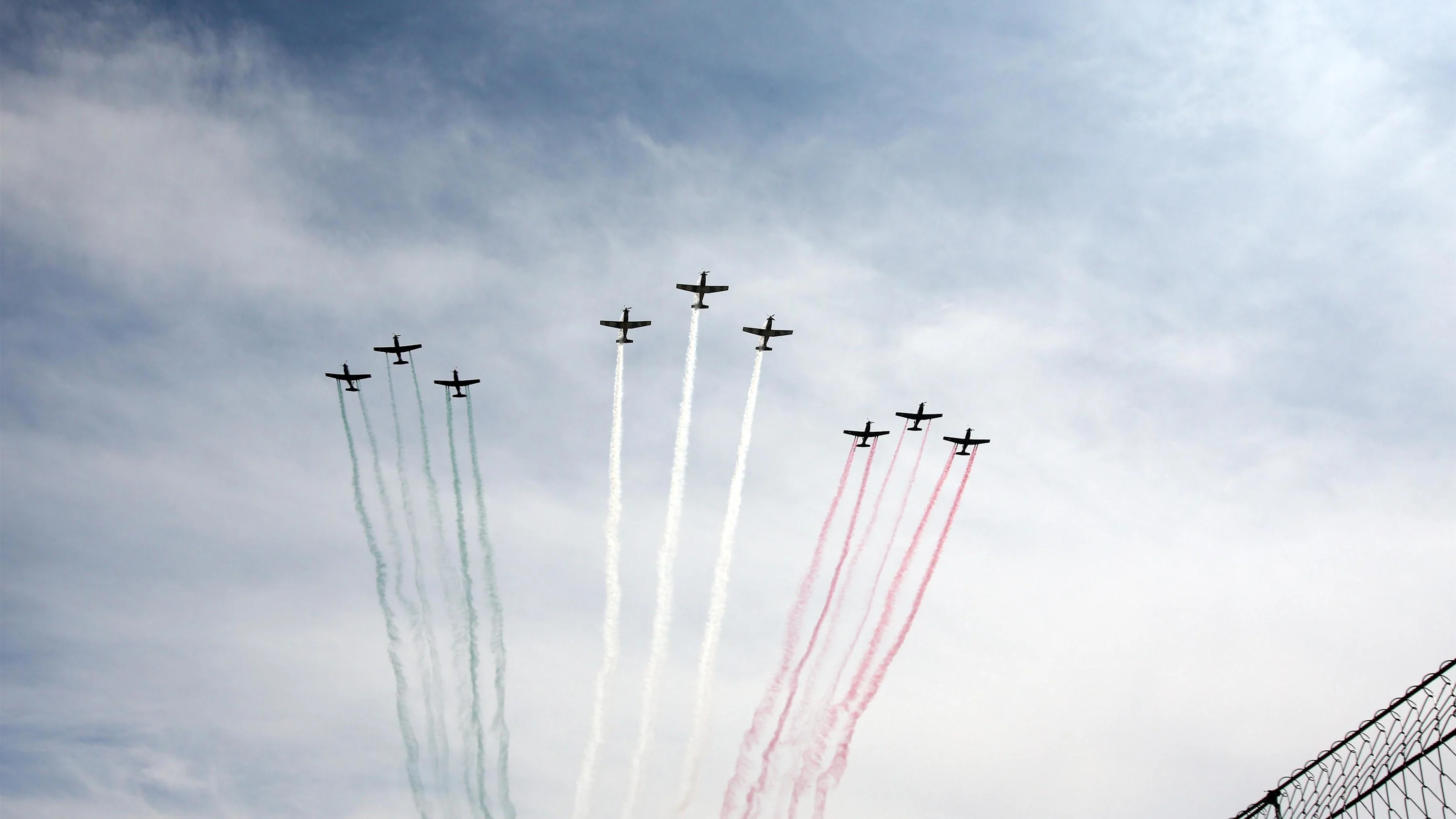Flypast at Formula One World Championship, Rd19, Mexican Grand Prix, Race, Circuit Hermanos