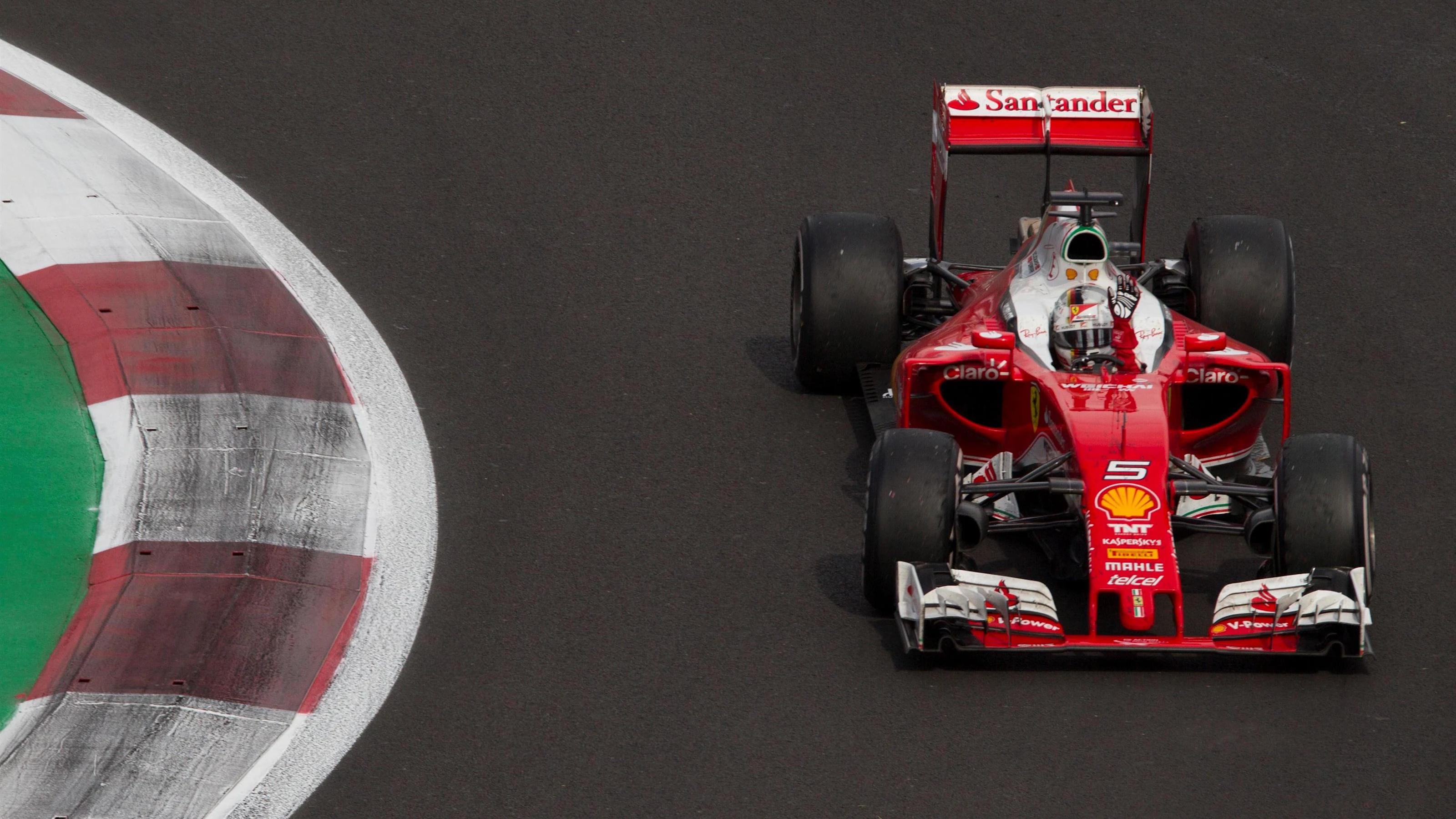 Sebastian Vettel (GER) Ferrari SF16-H waves to the fans at Formula One World Championship, Rd19,