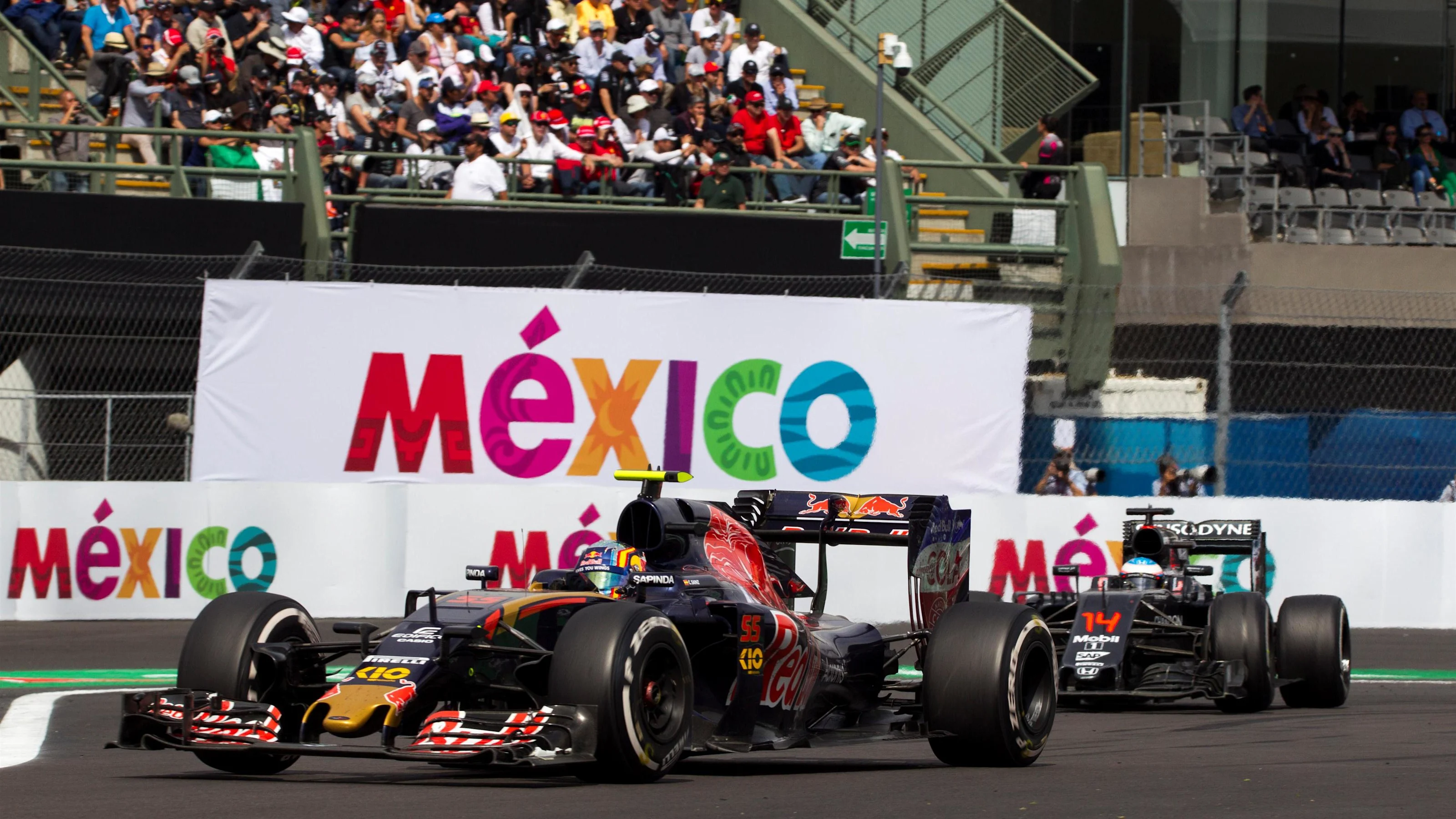 Carlos Sainz jr (ESP) Scuderia Toro Rosso STR11 at Formula One World Championship, Rd19, Mexican